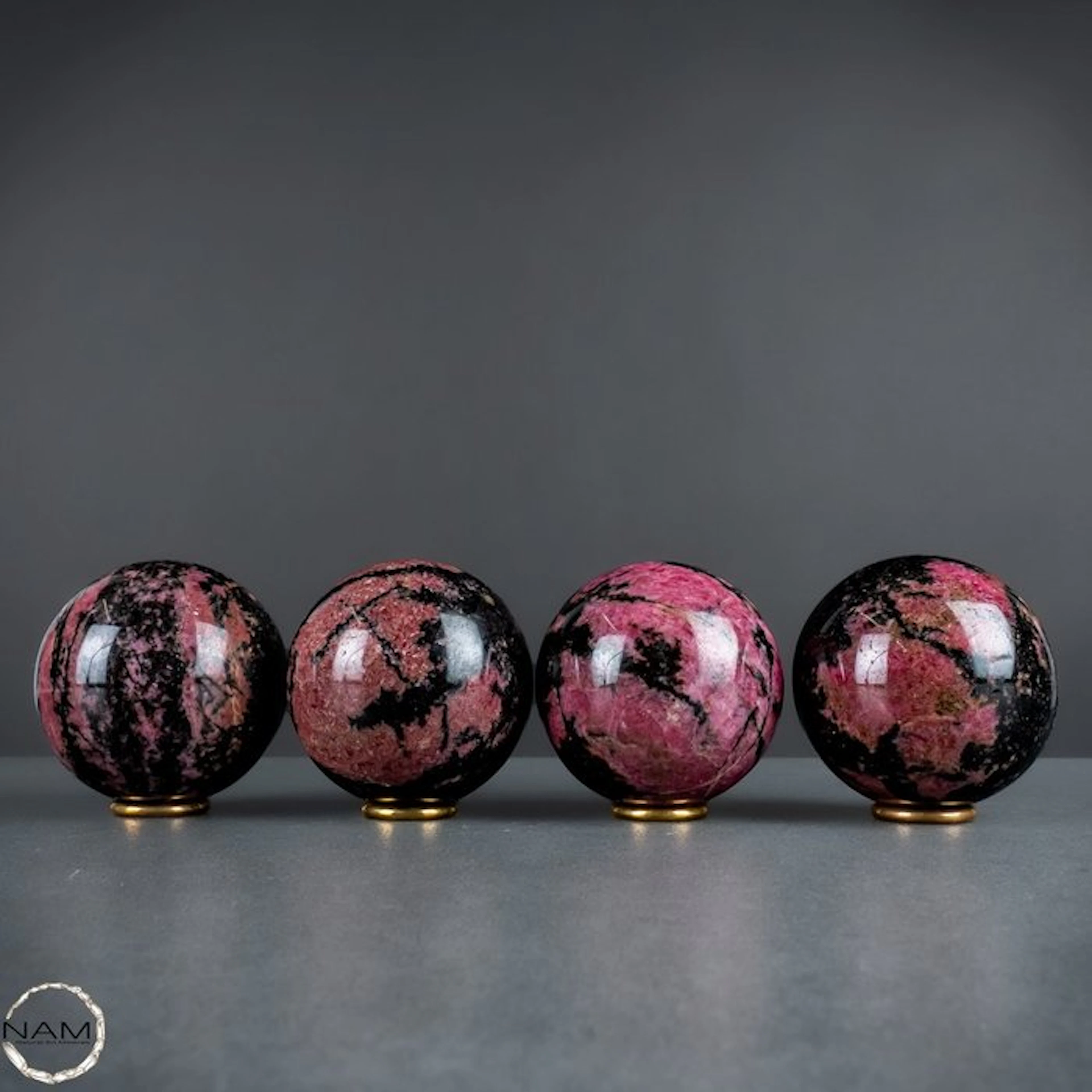 Natural rhodonite spheres – Set of four expressive specimens- 2450.11 g - (4)
