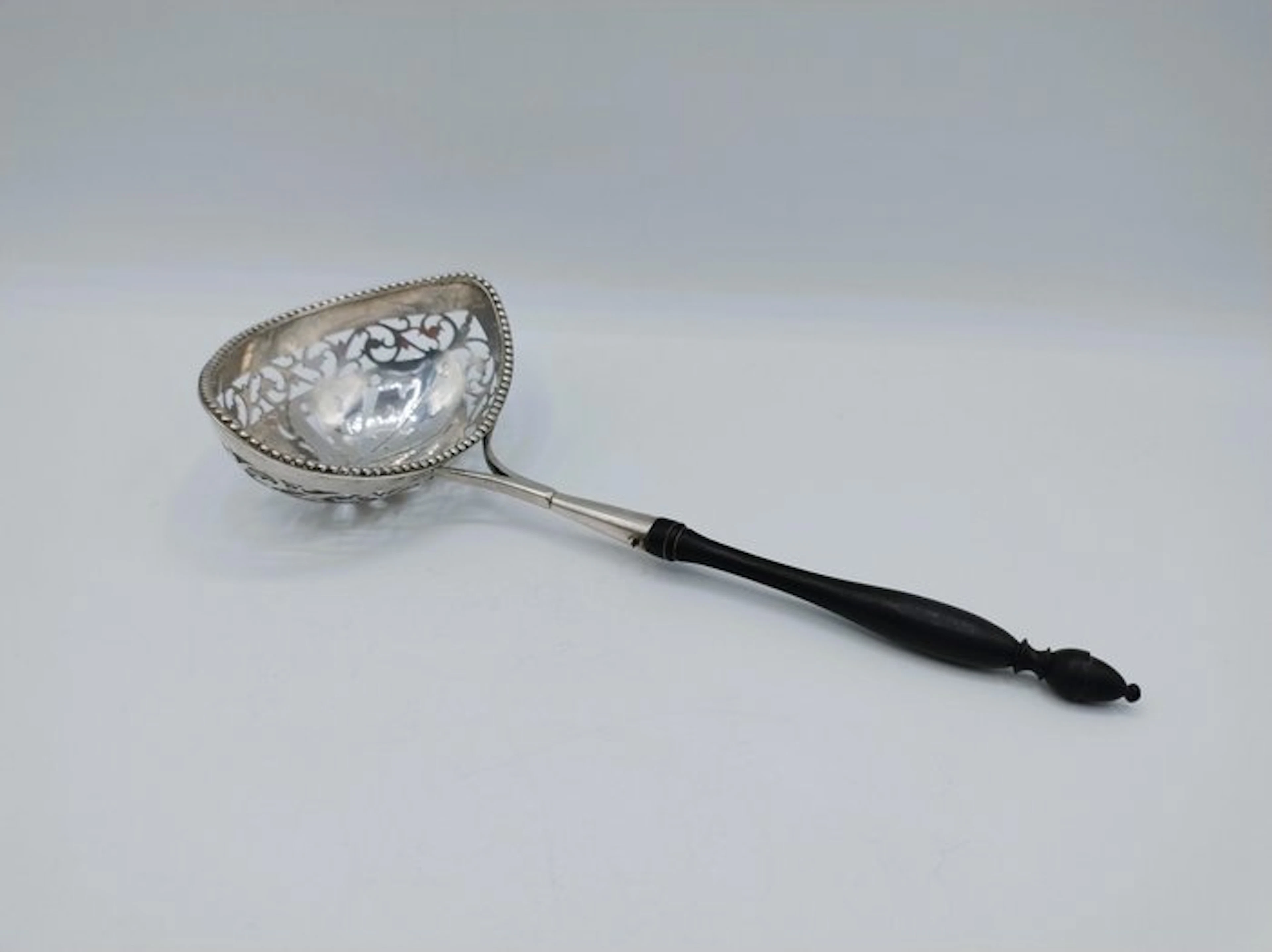 D.W. Rethmeyer, Amsterdam, 1805 - Sugar caster - .934 silver - Ebony steel