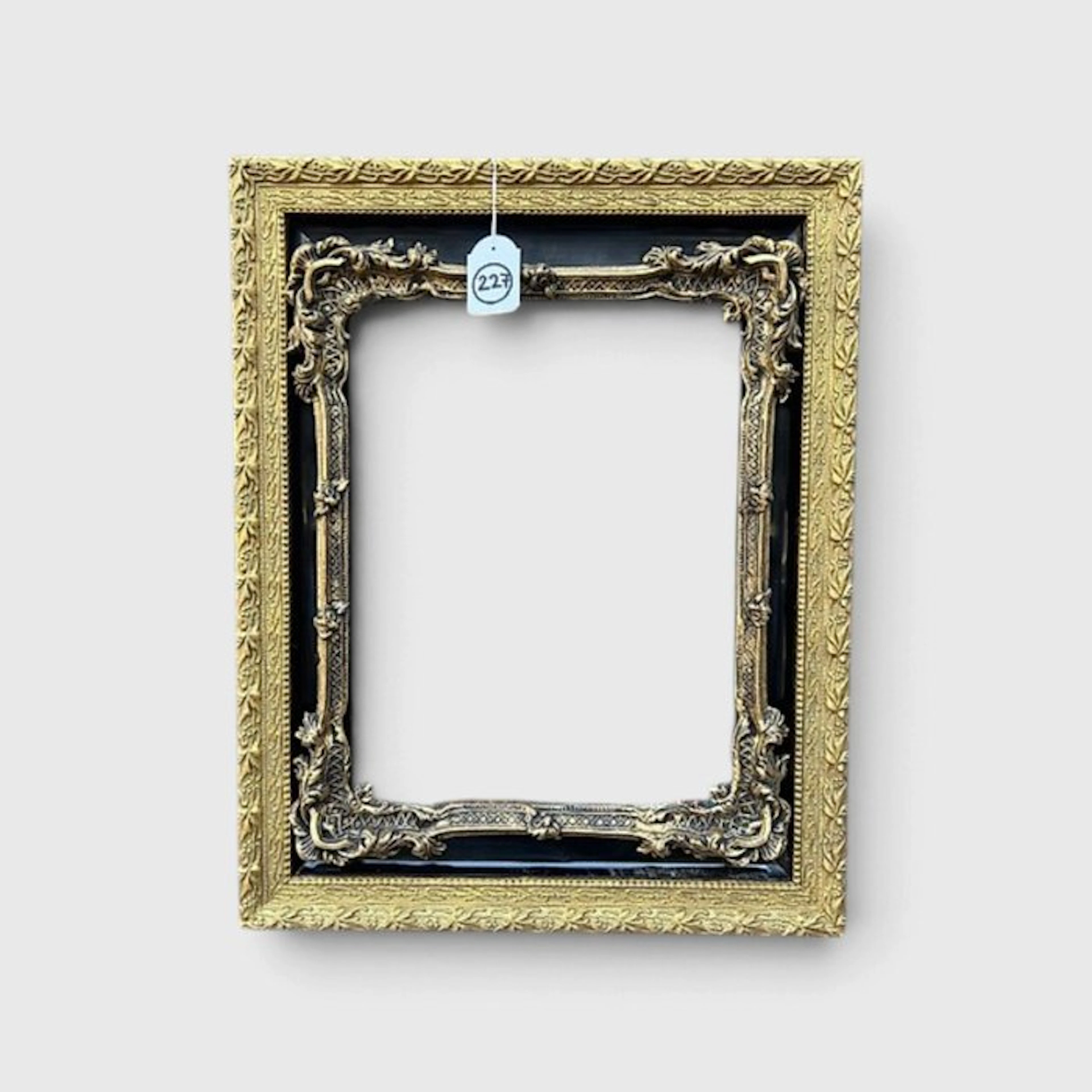 Frame - 227. Antique gold gilded picture frame. For painting 39x30 cm