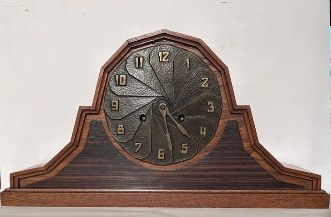 Amsterdam School Clock - Art Deco Wood and bronze - 1930-1940
