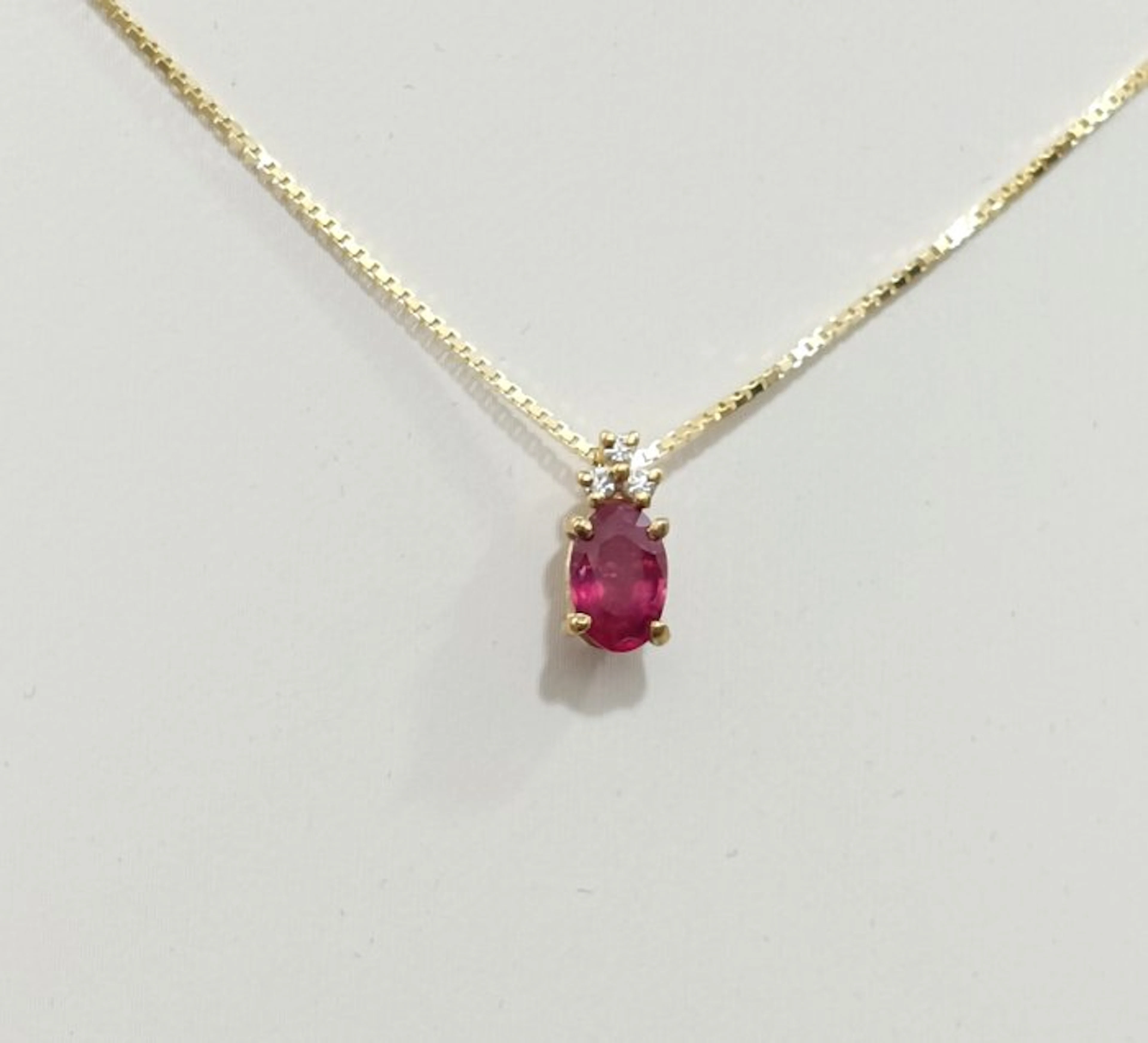 Necklace with pendant - 18 kt. Yellow gold Diamond (Natural) - Ruby