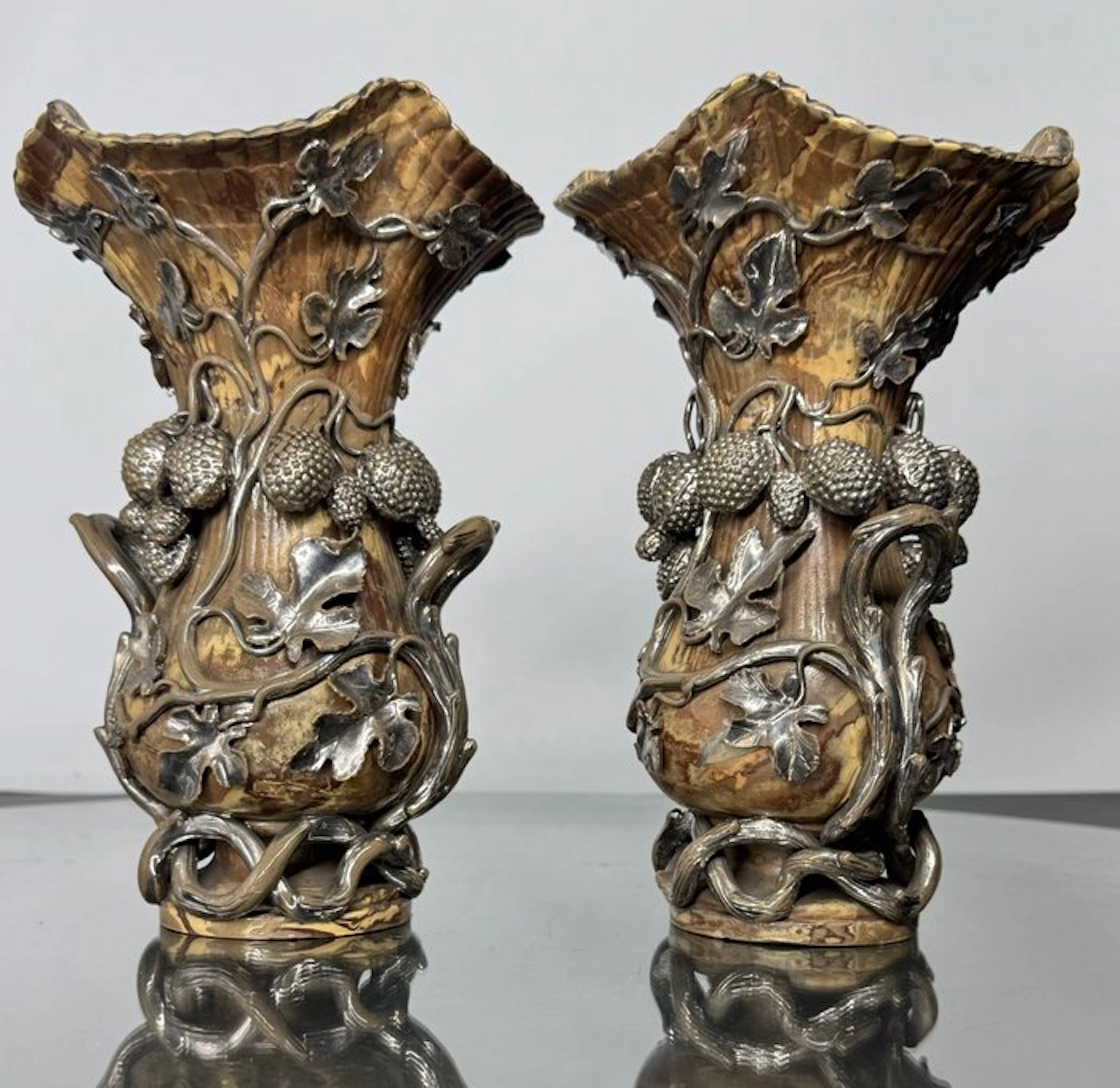 Boch Frères - Vase (2) - Earthenware - Boch Naturalist Vases