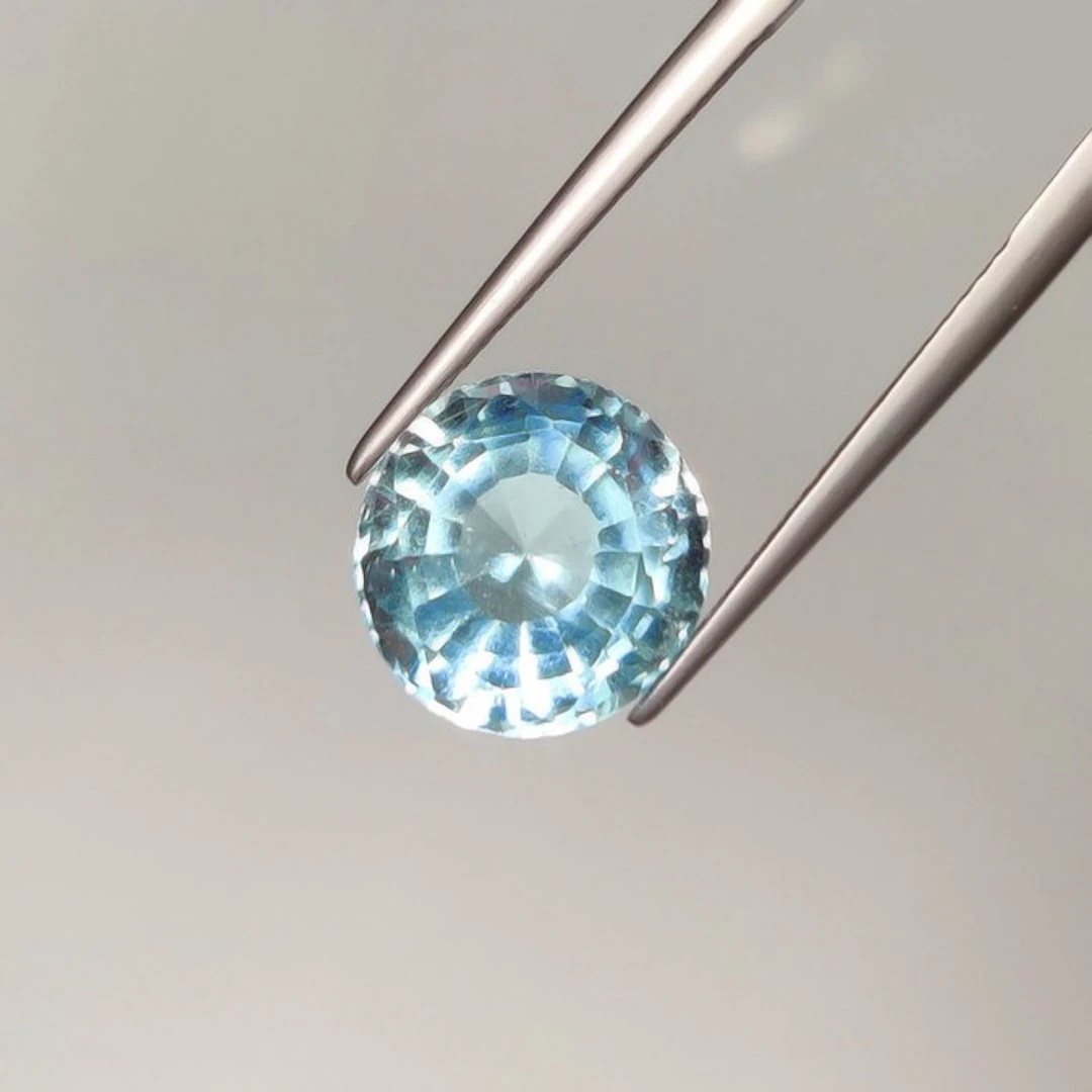 Blue Aquamarine - 4.60 ct - International Colored...