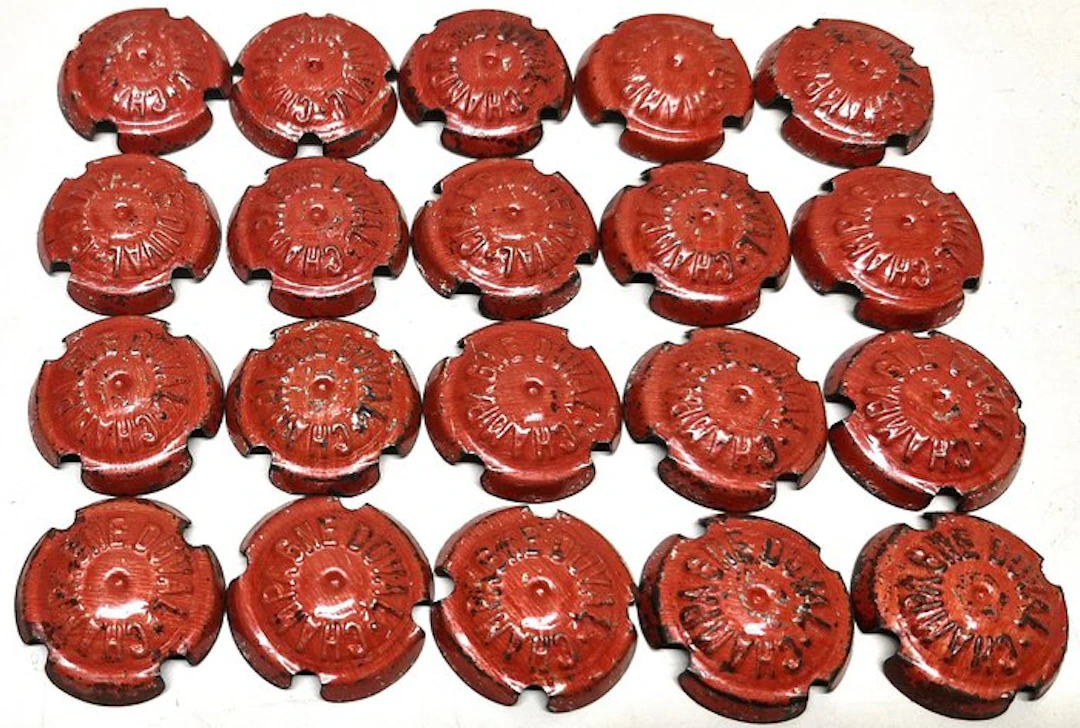 Champagne capsule collection - Lot of DUVAL Champagne capsules with notches