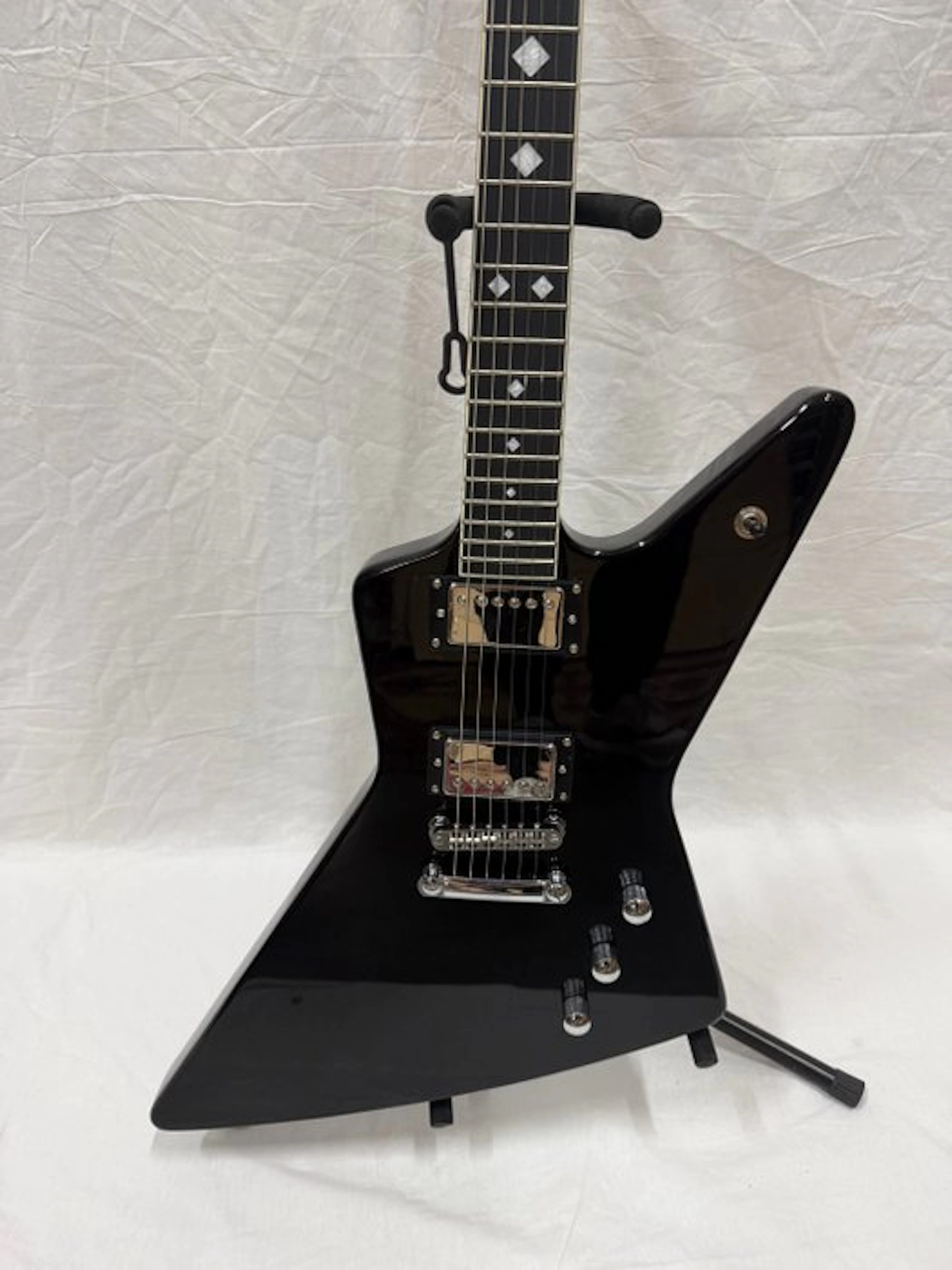 Lintage Guitars - EX-600-BK (Explorder, High Gloss Black) - - Electric guitar