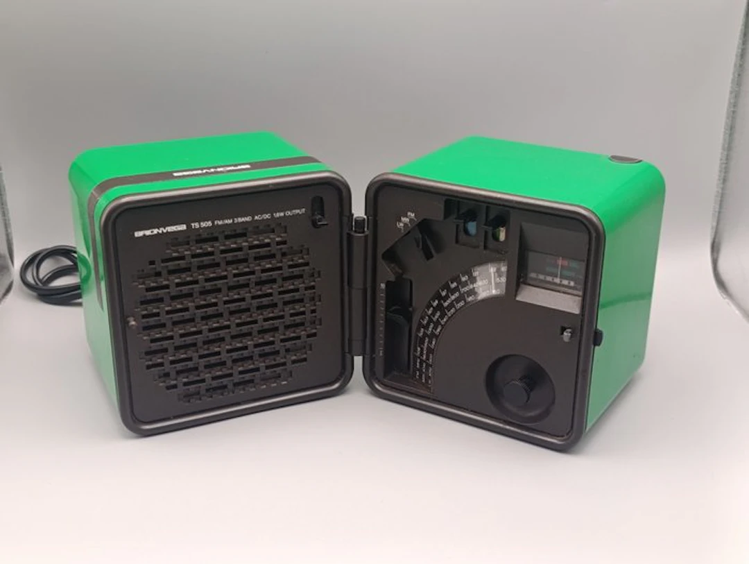 Brionvega Marco Zanuso, Richard Sapper - TS505 'Cubo' Radio