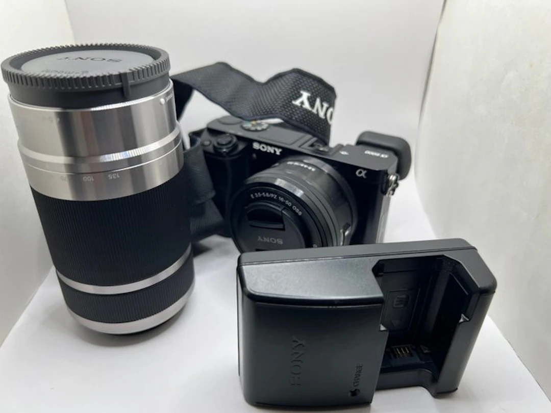 Sony α6000 (ILCE-6000) Twin Lens Kit – E 16-50mm PZ OSS...