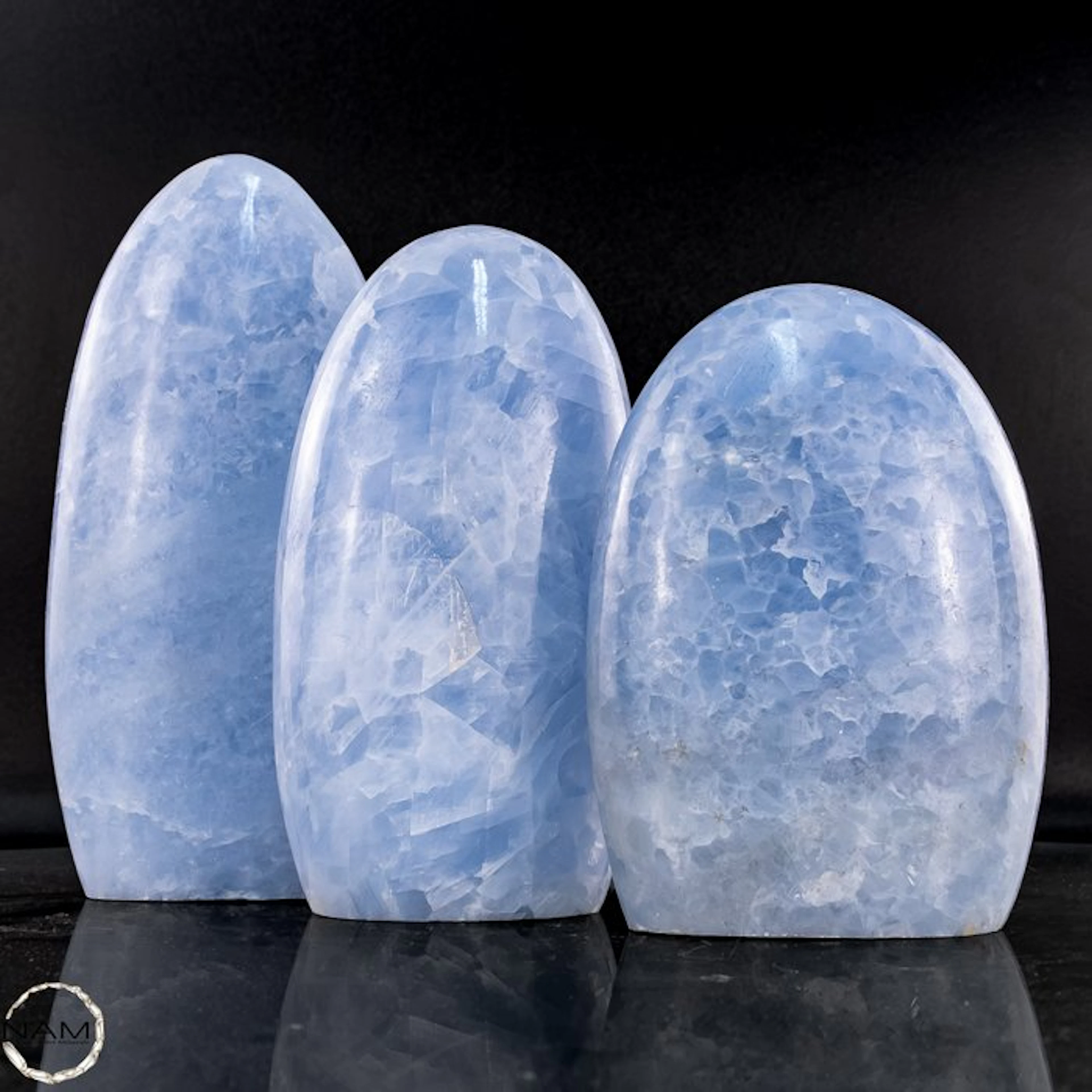 Blue Calcite Freeform – Soft elegance in celestial blue...