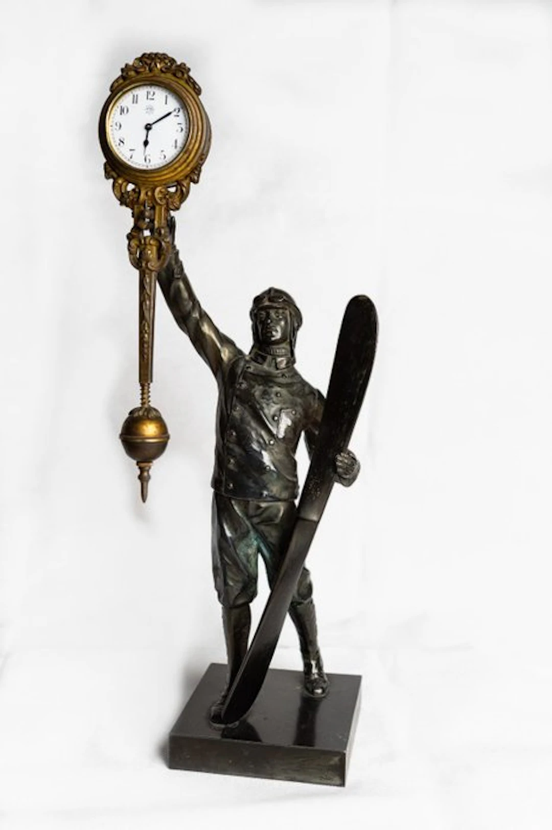 Mystery swinging timepiece - Metal - 1920-1930