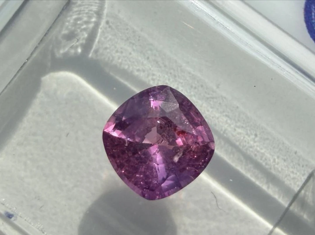 Pink, Purple Sapphire - 1.04 ct - Antwerp Laboratory for...