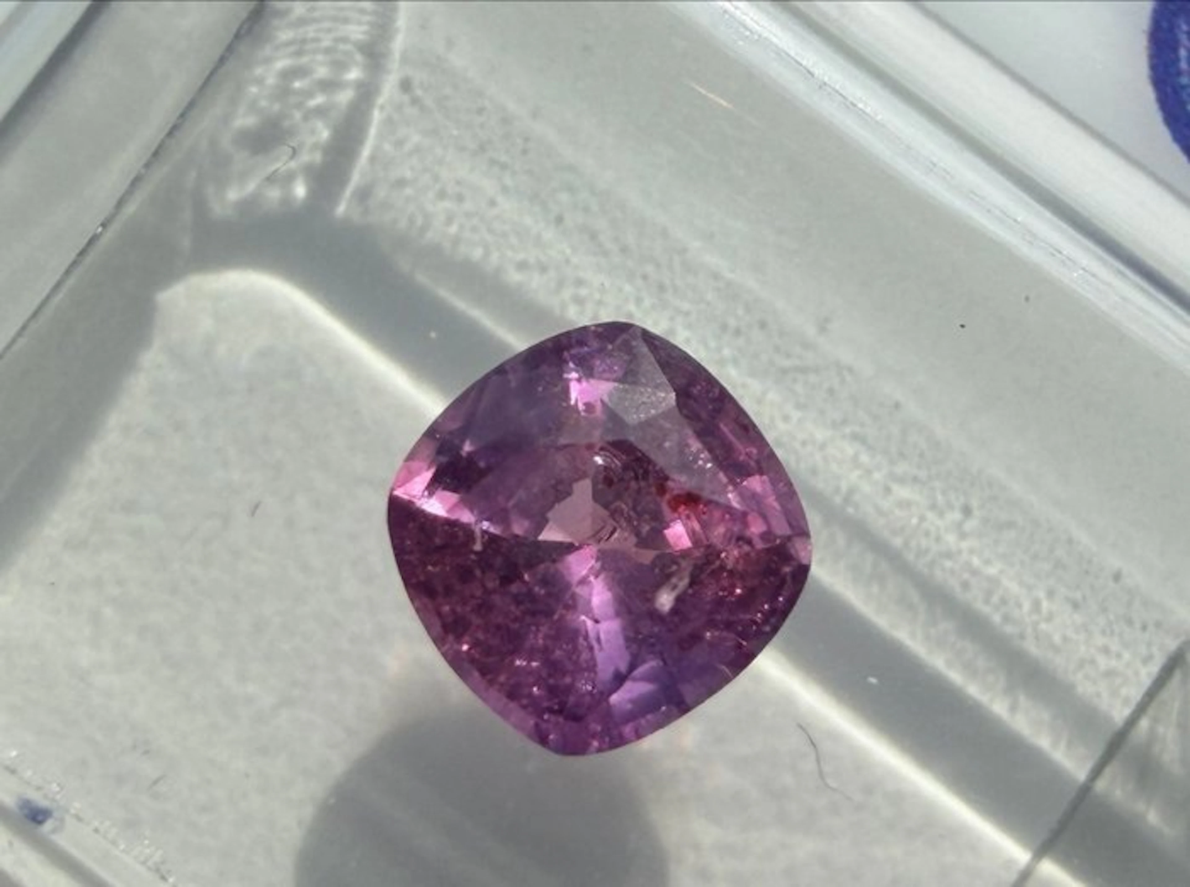 Pink, Purple Sapphire - 1.04 ct - Antwerp Laboratory for...