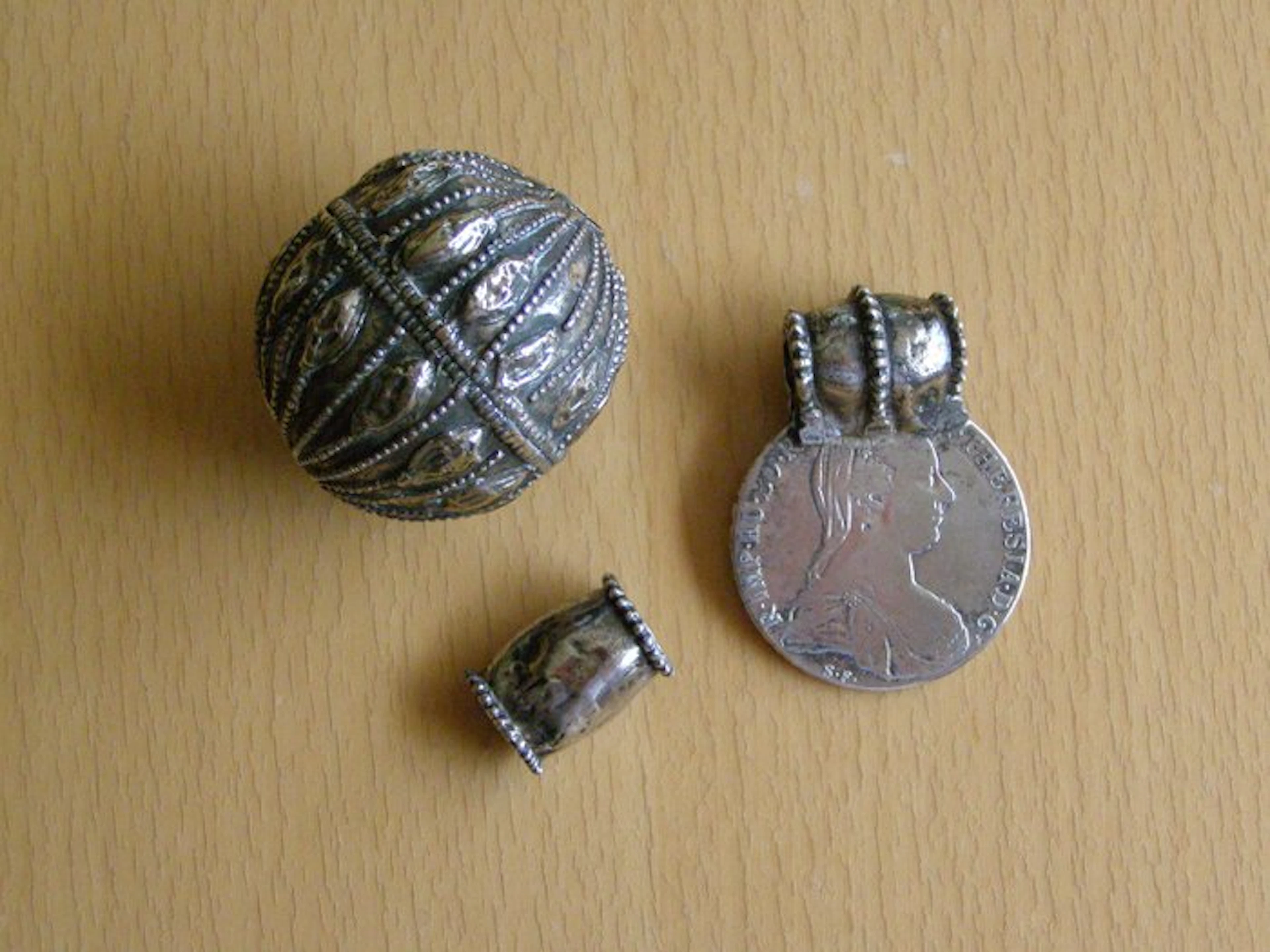 Maria Theresa Thaler, Grote Bol and Kraal - Silver - Oman - 20th century