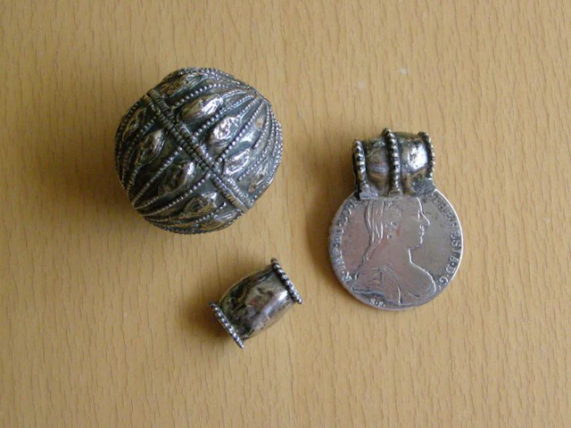 Maria Theresa Thaler, Grote Bol and Kraal - Silver - Oman - 20th century
