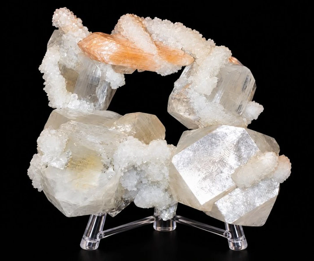 Apophyllite Crystals on matrix - Height: 10 cm - Width: 8 cm- 330 g - (1)