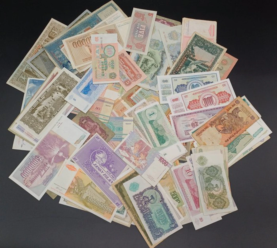 World. - 95 Banknotes - Various Dates (No reserve price)