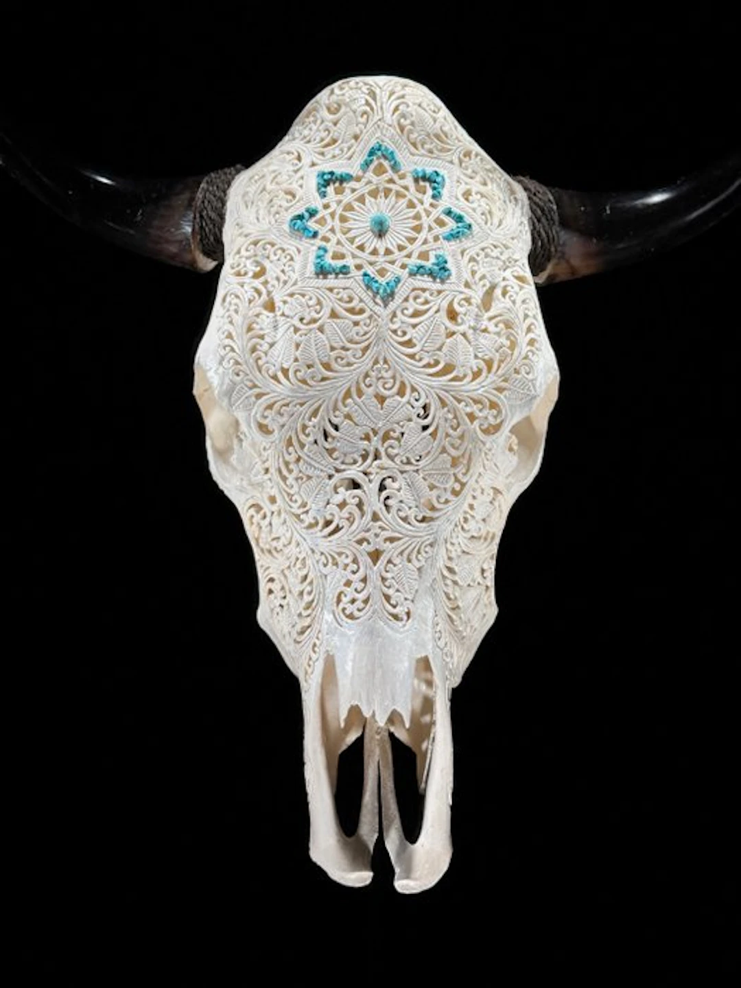 NO RESERVE PRICE - Authentic Hand-carved White Bull's...