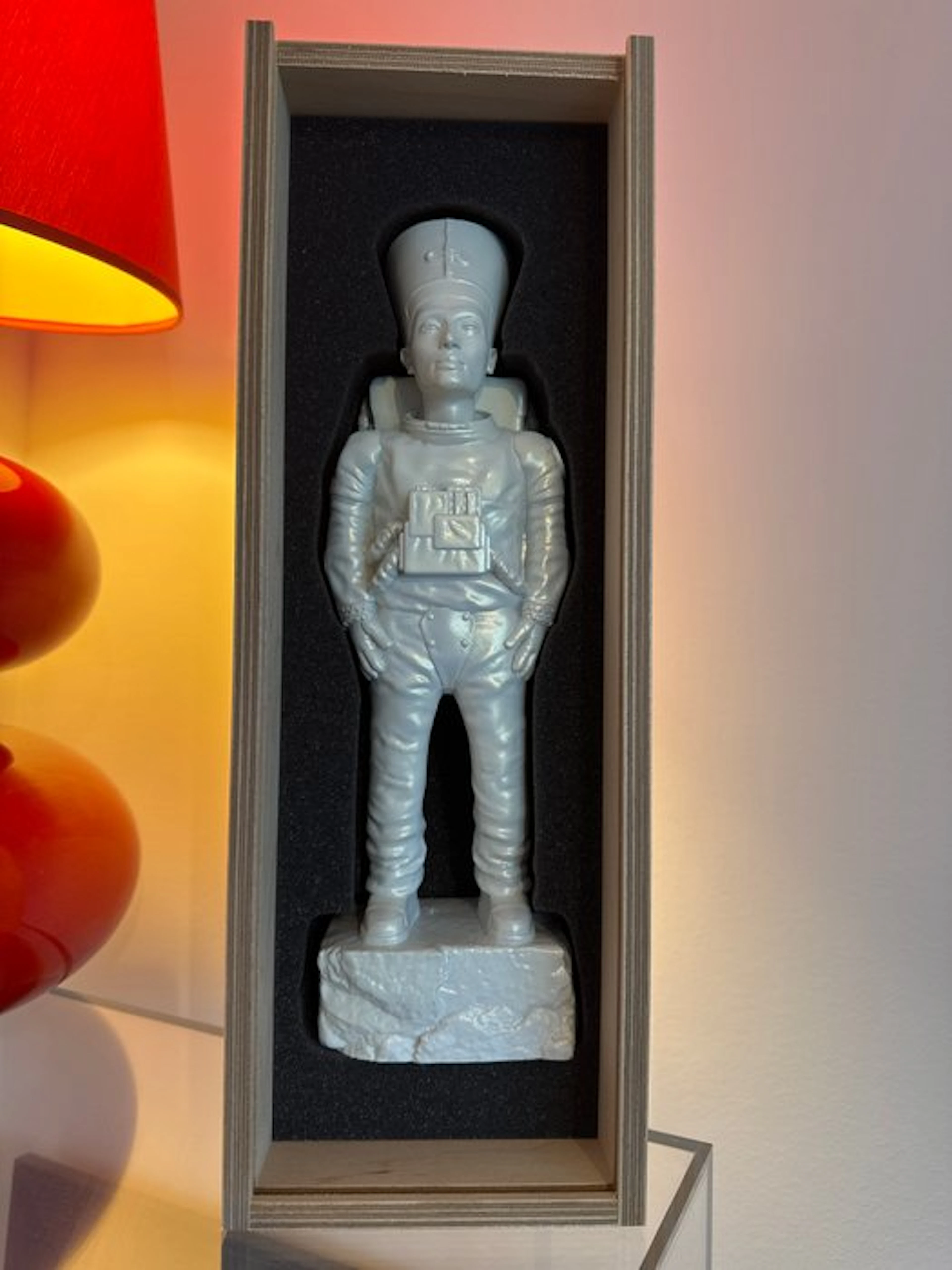 Imbue (1988) - Acient Astronaut NEFERTITI XL (In Pearl white) - 30cm