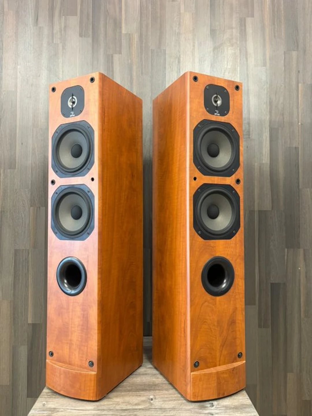JM Lab - Chorus 715 / 2.5-Way Bass-Reflex Floorstanding Speaker set