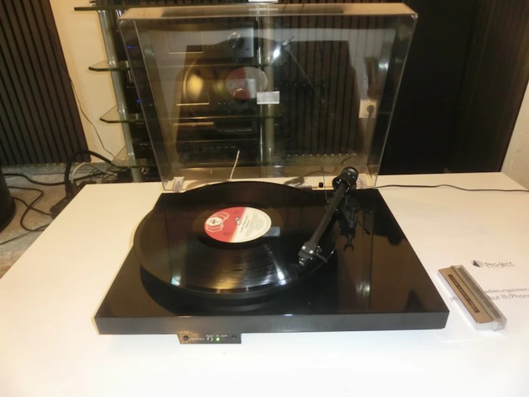 Pro-Ject - Debut III Phono SB Belt-Drive Manual with...