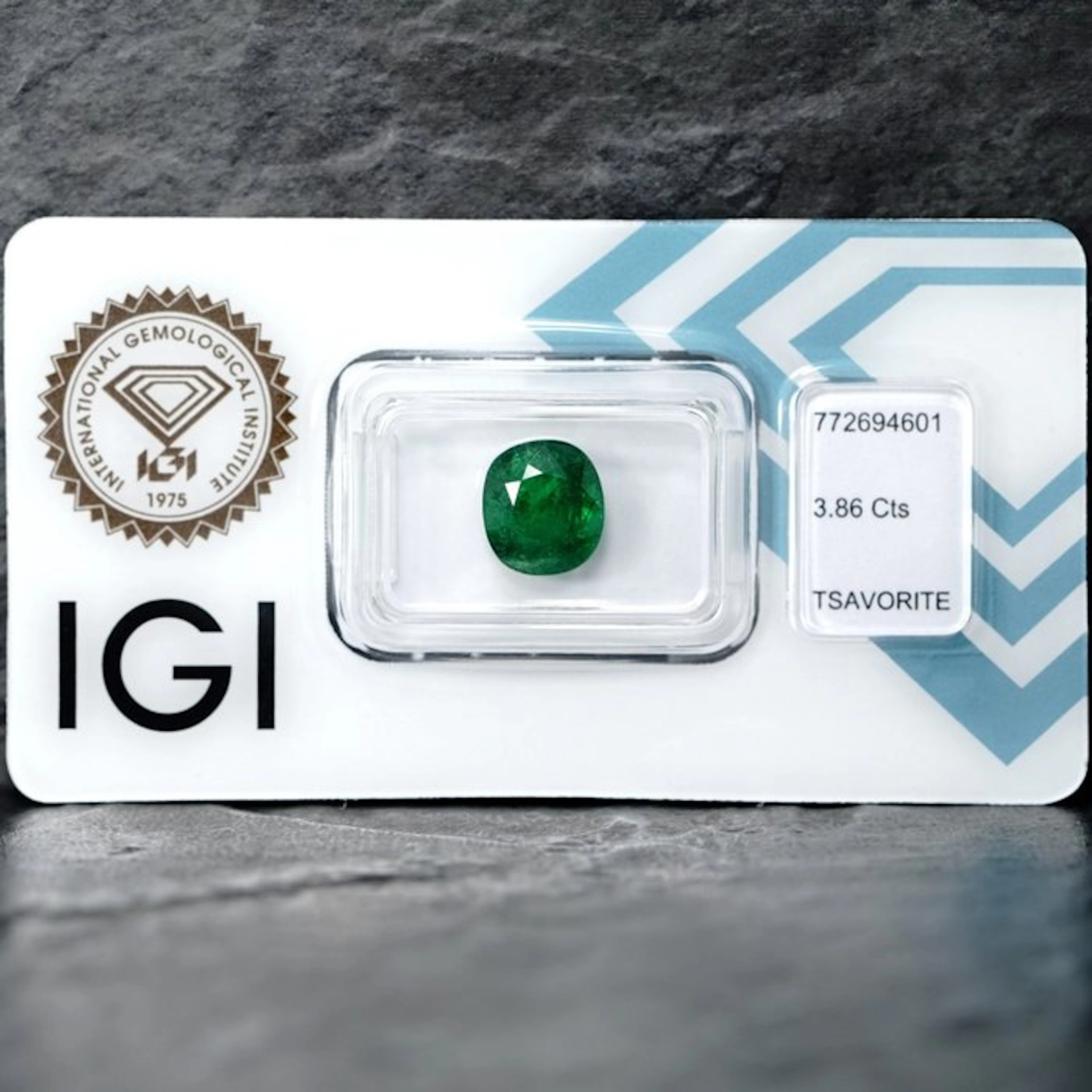 No reserve price - 1 pcs Green Tsavorite - 3.86 ct...