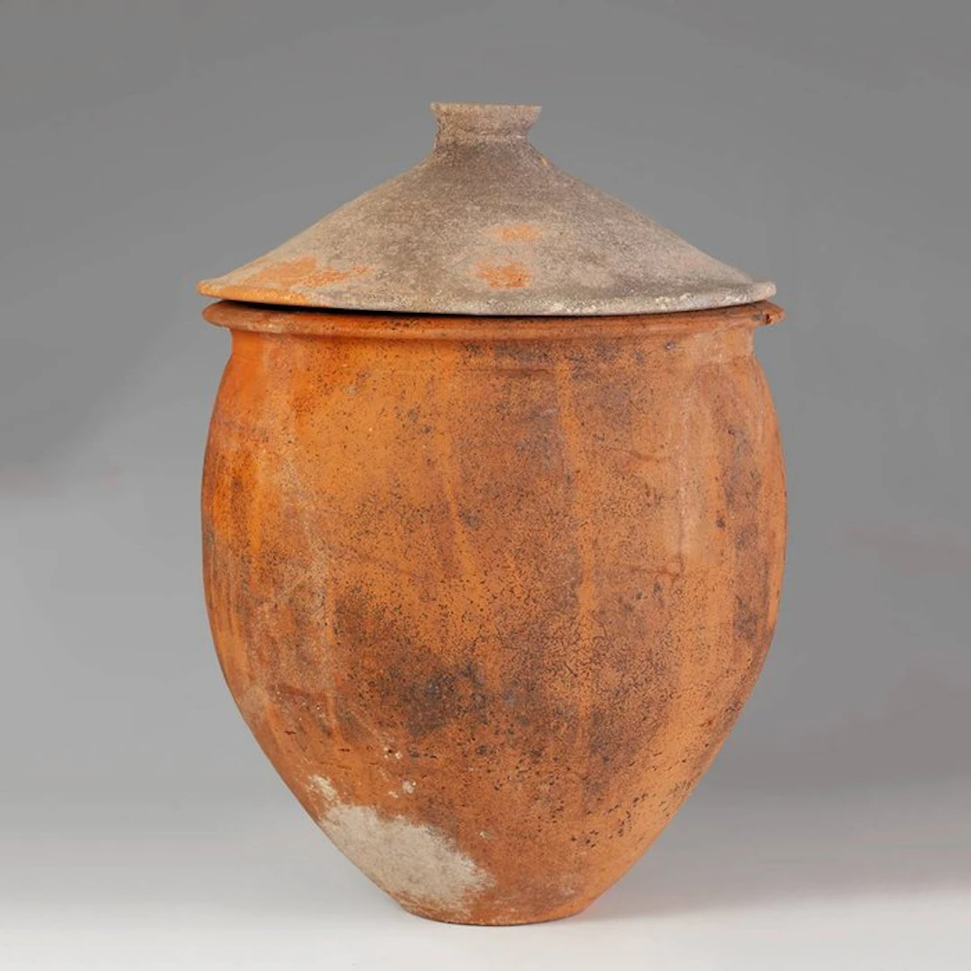 Ancient Roman Pottery Cinerary urn with lid - 40 cm
