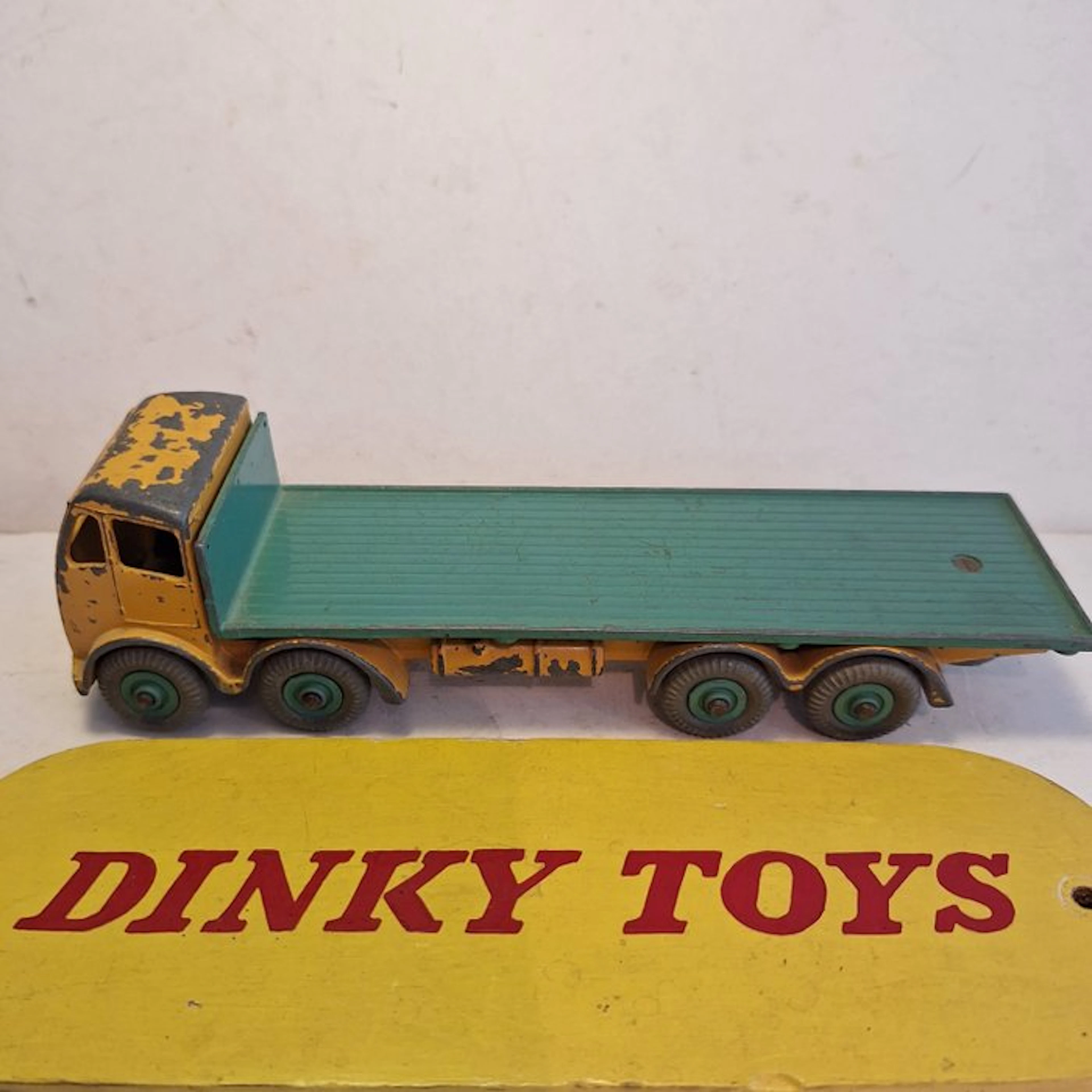 Dinky Toys 1:50 - Model car - Dinky Supertoys - Foden Flat Truck