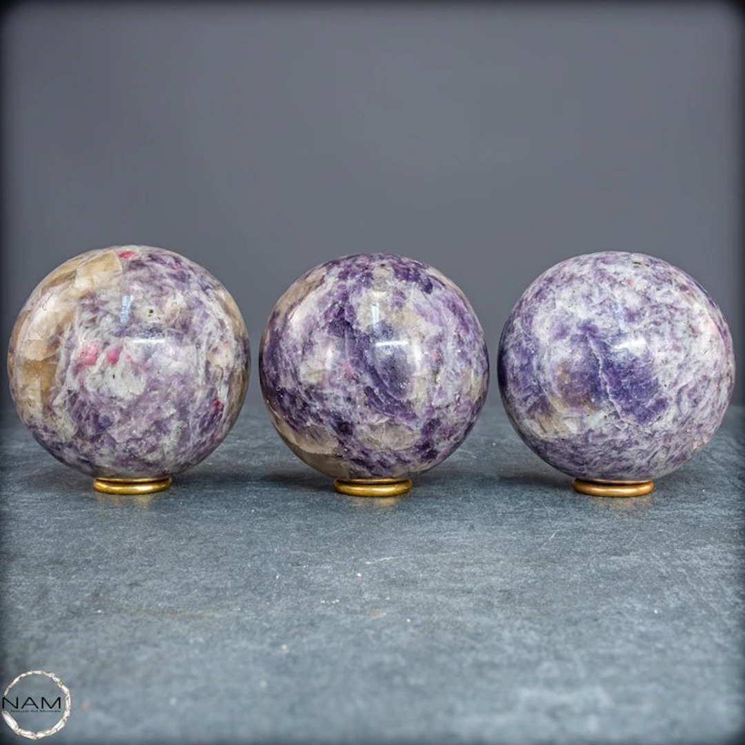 Unicorn Stone Sphere Set – Three fascinating spheres in...