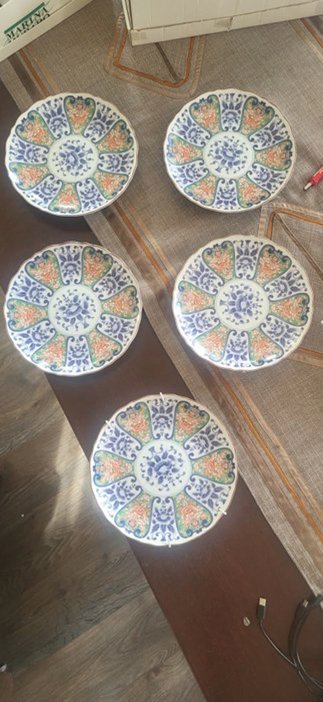 Dinner plate (5) - Porcelain