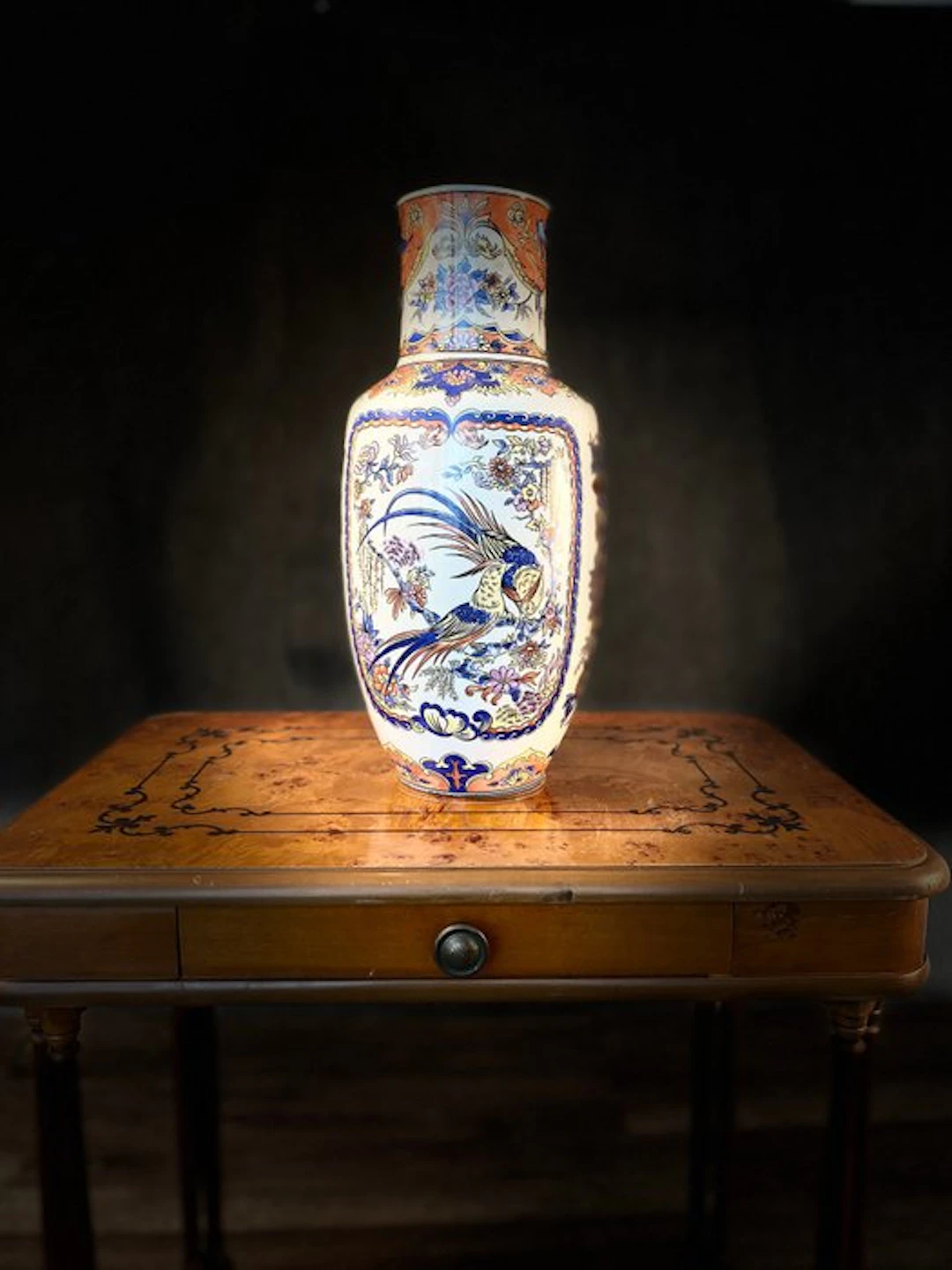 Vase - Porcelain
