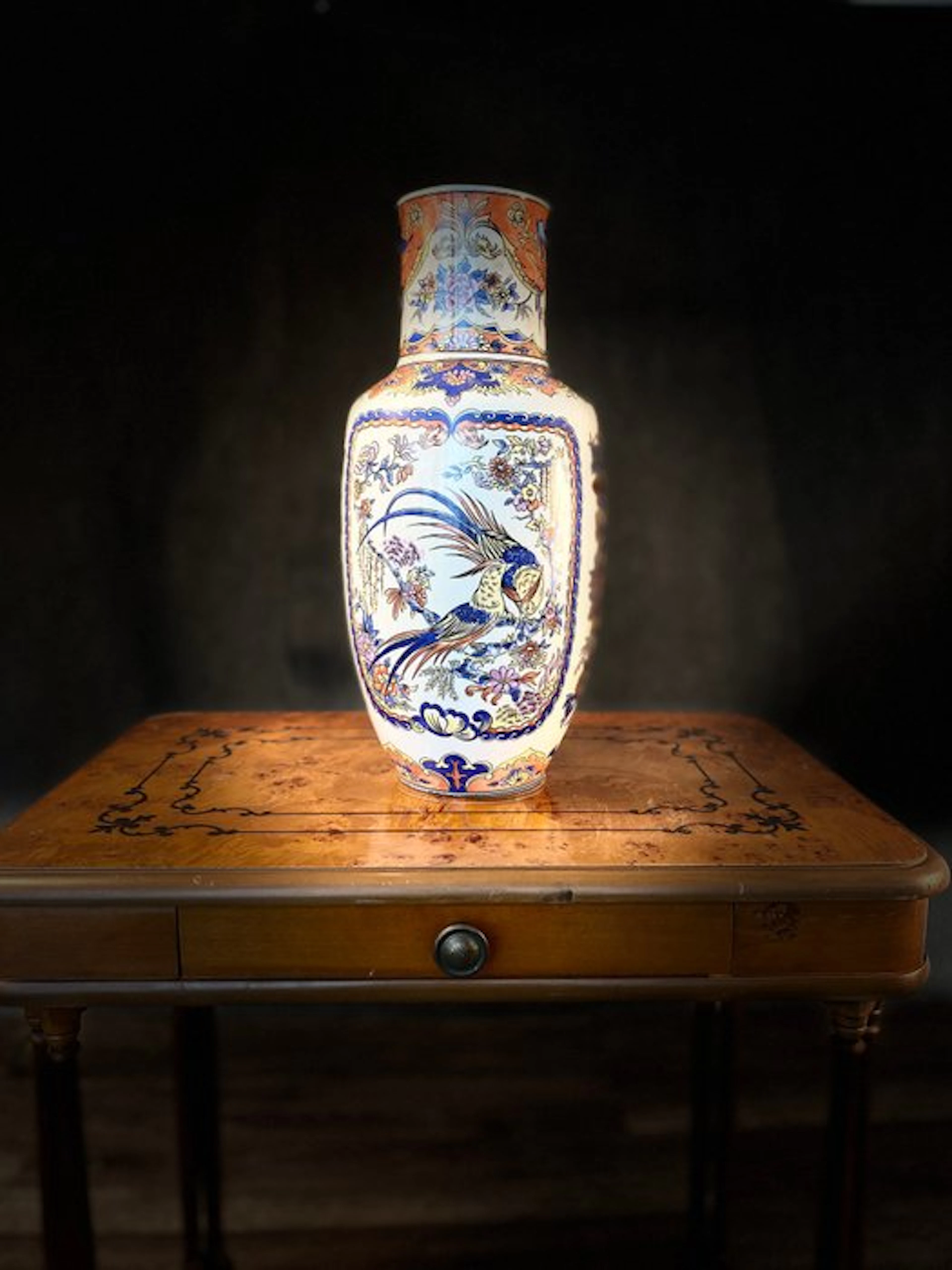 Vase - Porcelain