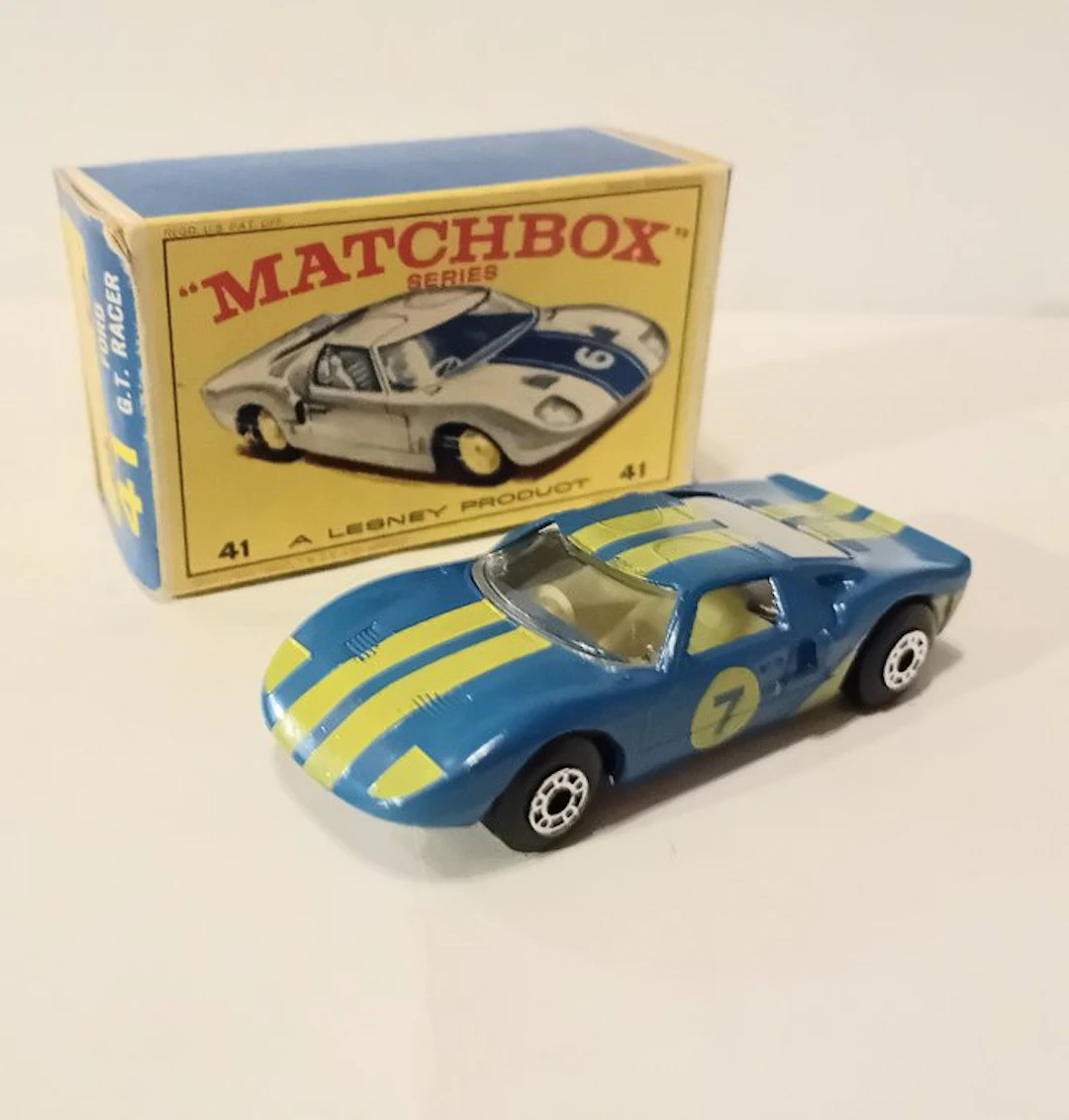 Matchbox 1:64 - Model race car - Ford GT Racer (41)