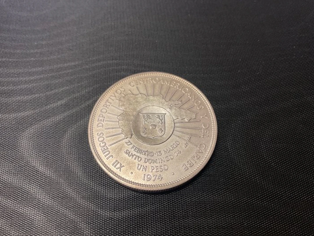 Dominican Republic. 1 Peso 1974 (No reserve price)