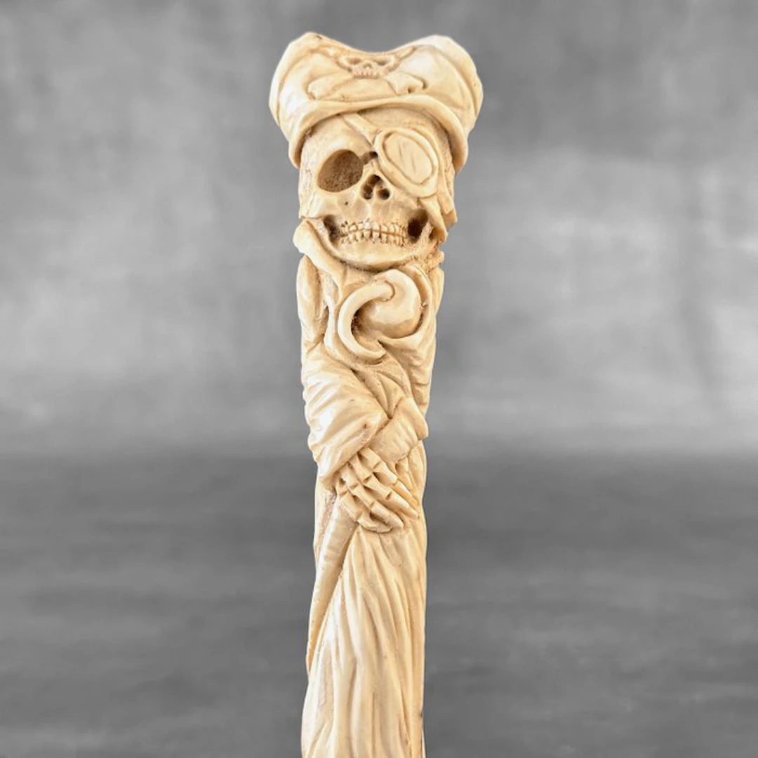 Carving, NO RESERVE PRICE - Stunning Pirate Carving from...