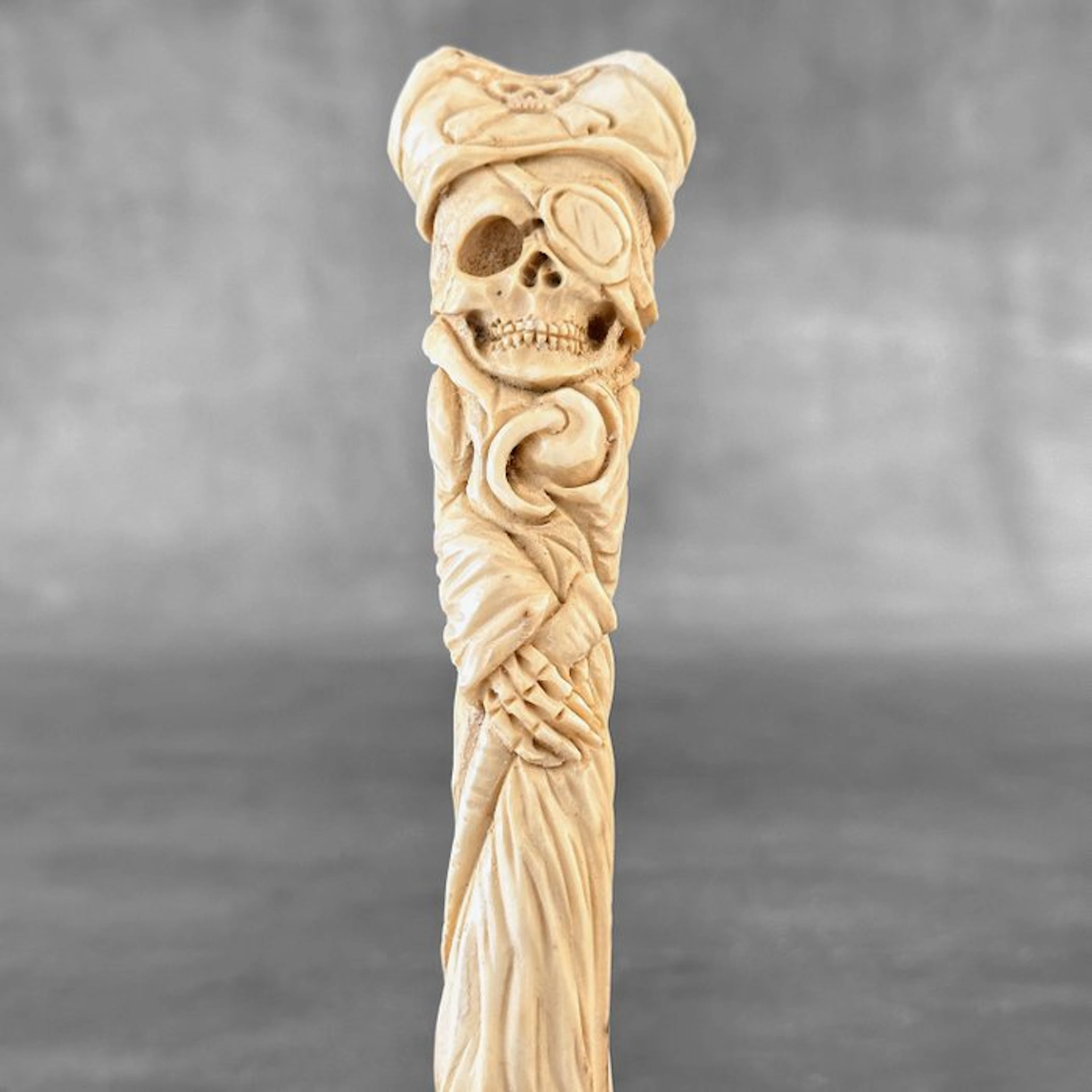 Carving, NO RESERVE PRICE - Stunning Pirate Carving from...