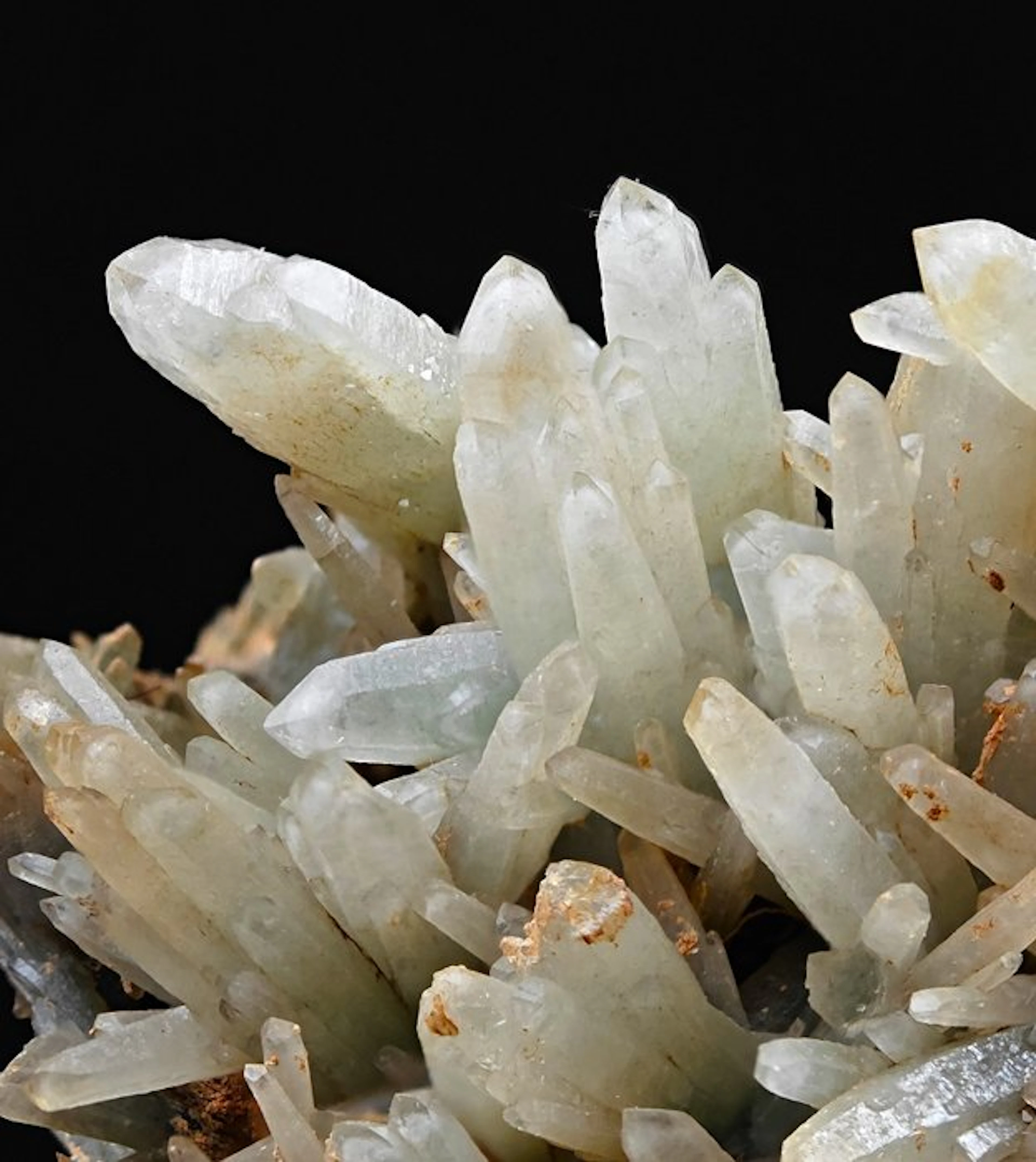 Green prasiolite quartz aesthetics on hedenbergite rays...