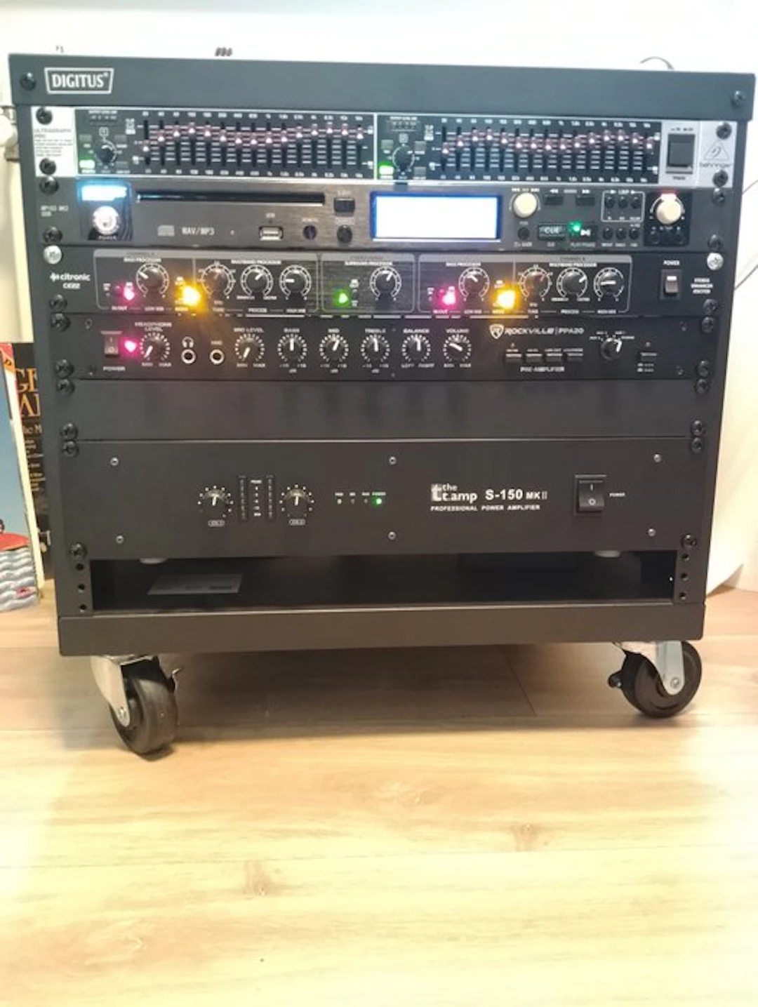 Audioset: Behringer / T-amp / Rockville / Citronic /...