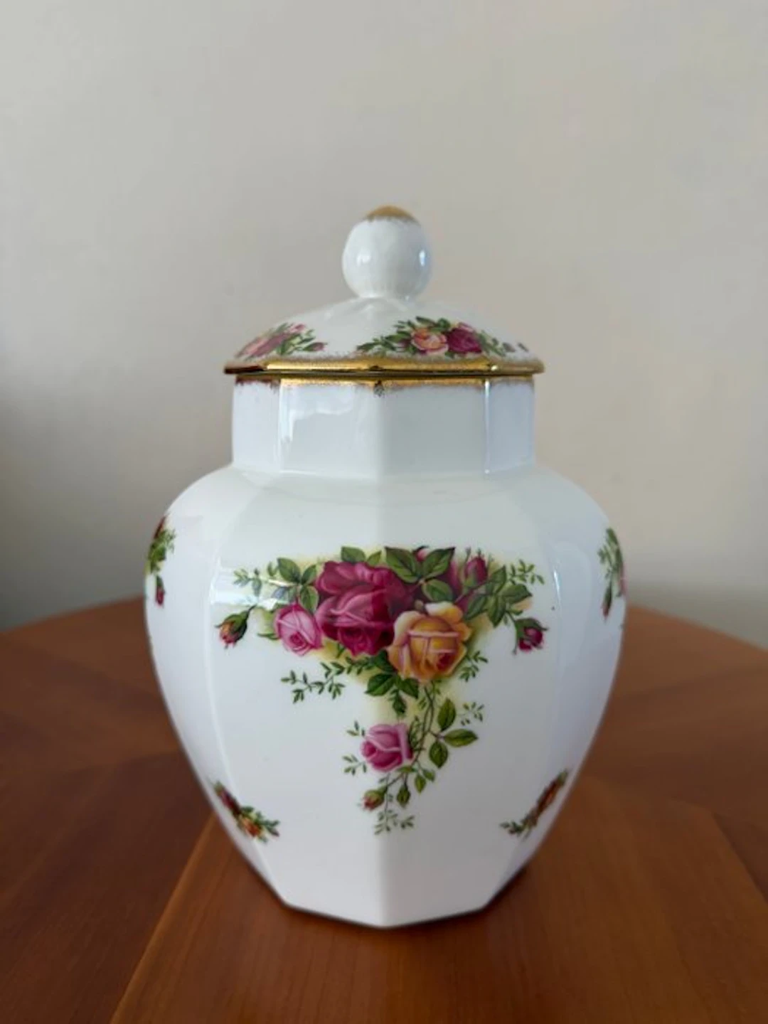 Royal Albert - Cookie jar - Old Country Roses - Porcelain - Lidded cookie jar