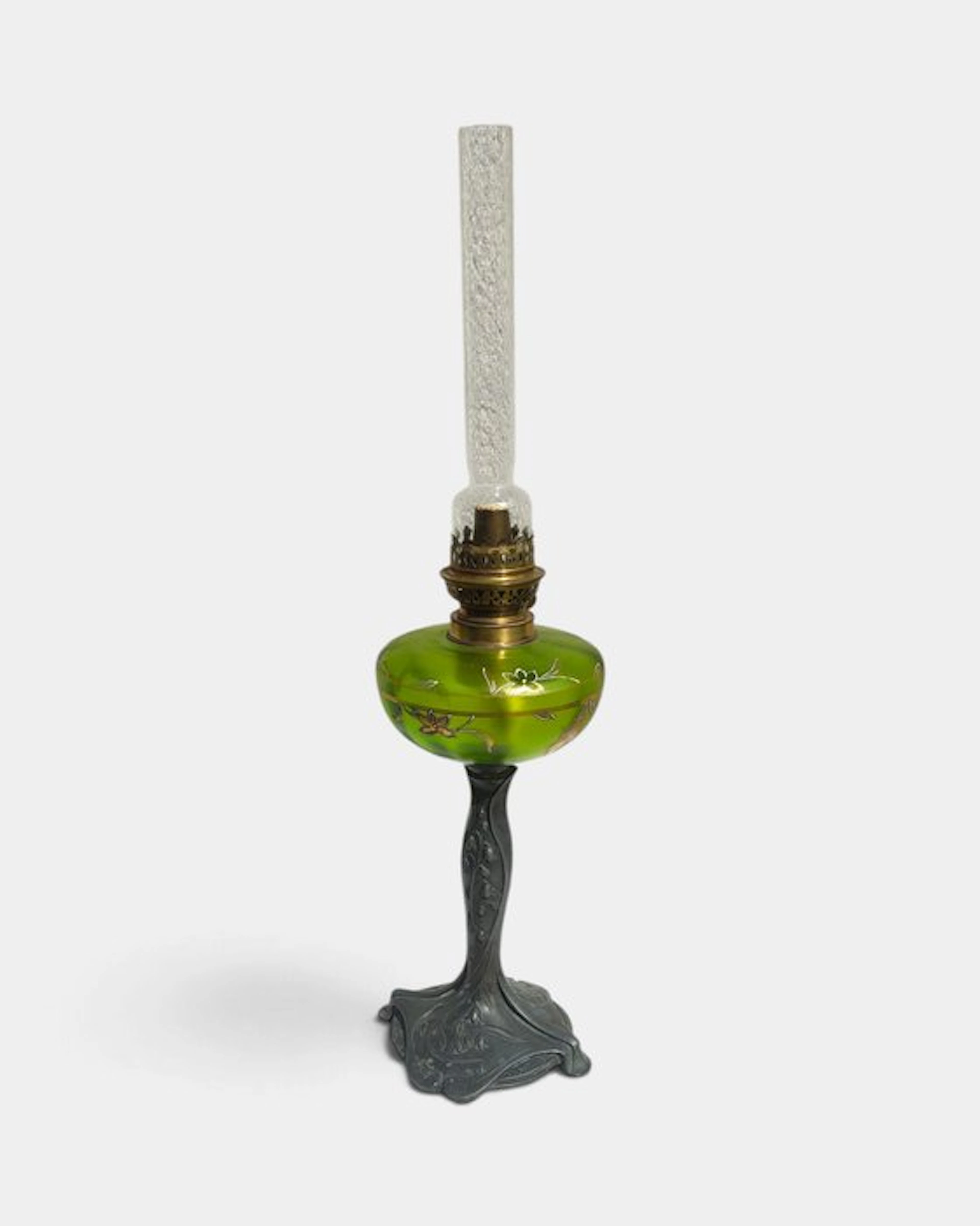 signature à identifier - Kerosene lamp - Glass, Alloy - Art Nouveau style