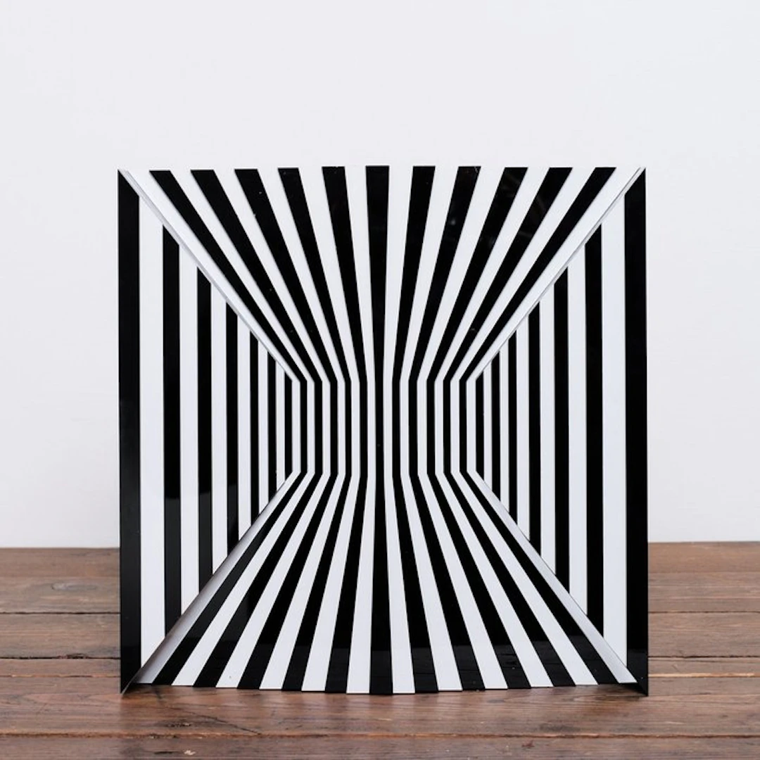 Gio Schiano - LIMITED EDITION - Dynamic door