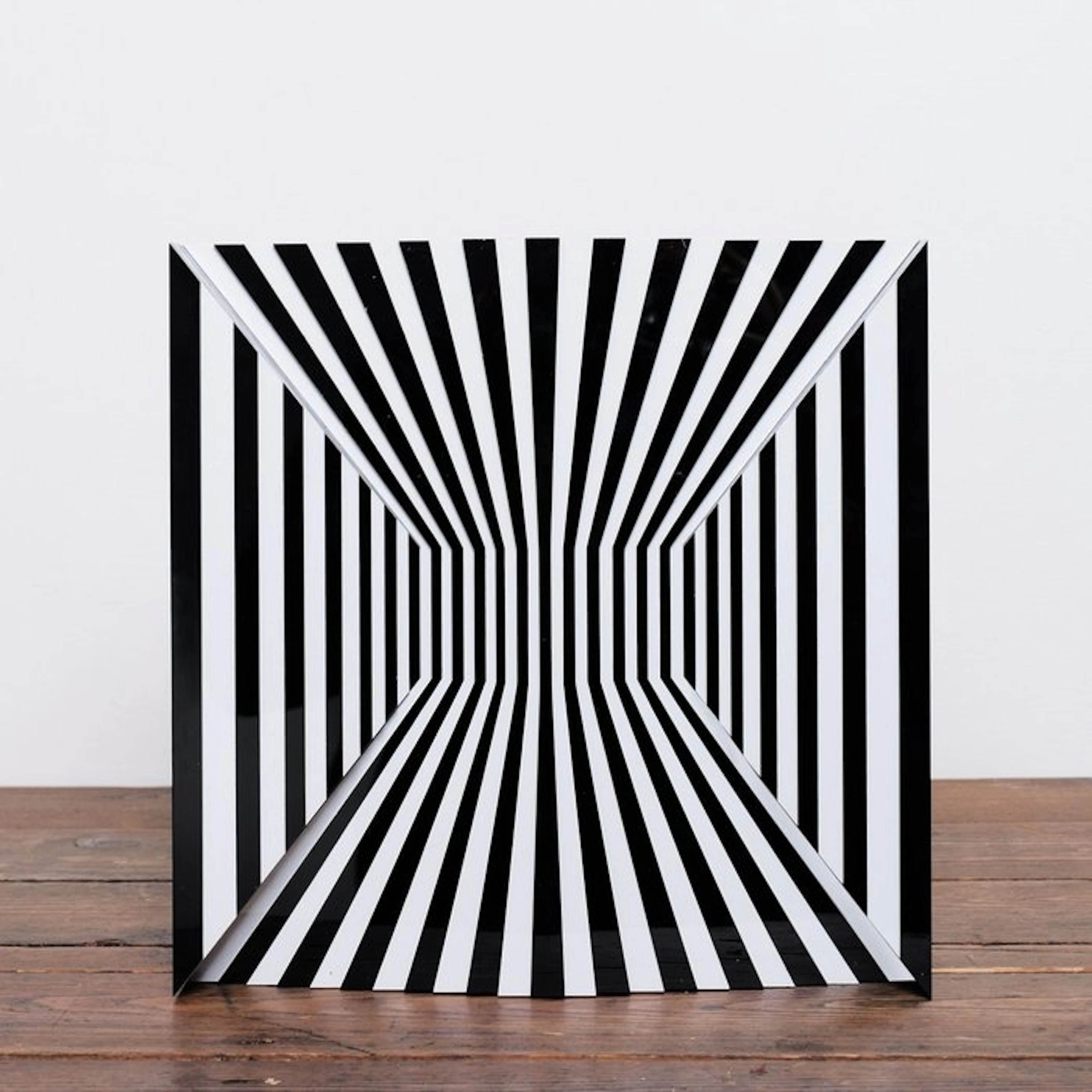 Gio Schiano - LIMITED EDITION - Dynamic door