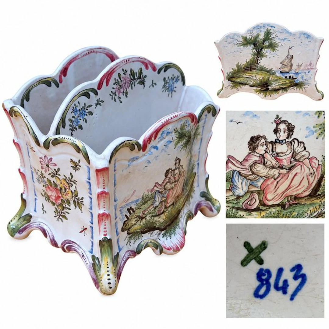 Document holder - Polychrome faience