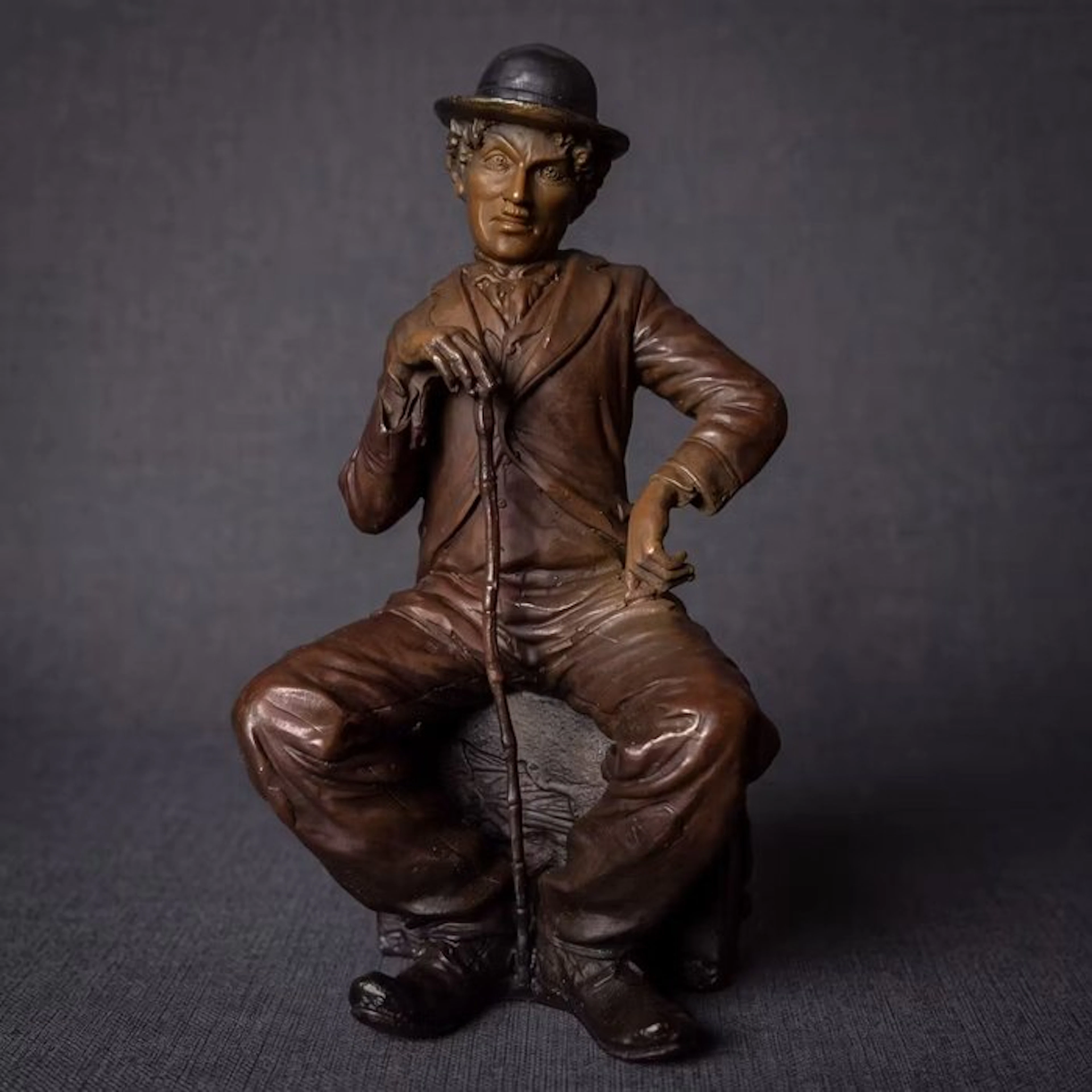 Statue, Charlie Chaplin 21.5 cm / 1.5 kg - 21.5 cm - Bronze