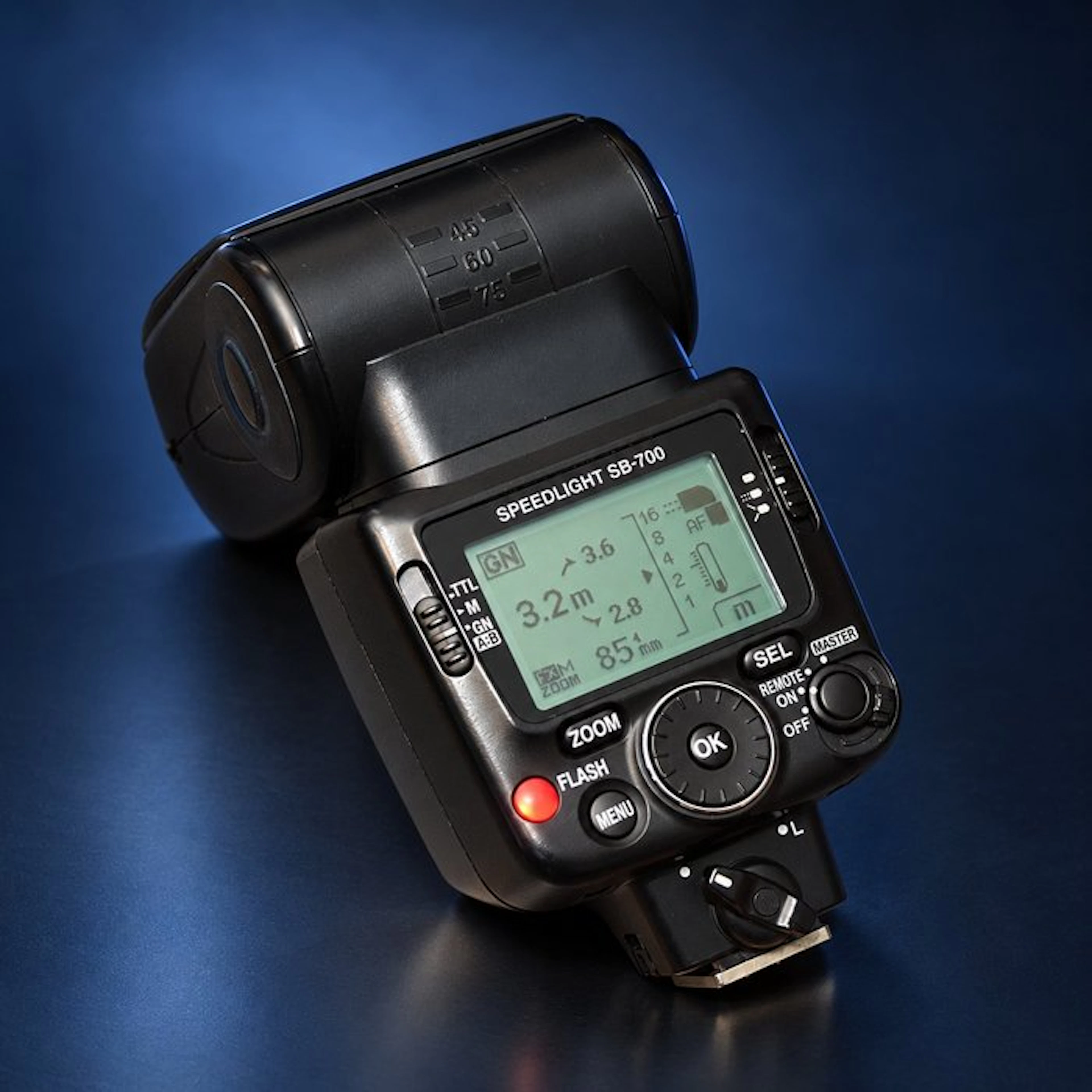 Nikon Nikon Speedlight SB 700 Flash