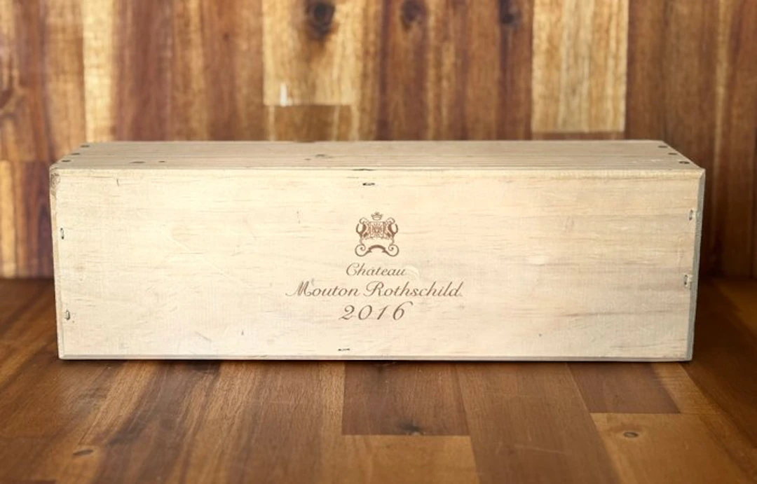 2016 Chateau Mouton Rothschild - Pauillac 1er Grand Cru...