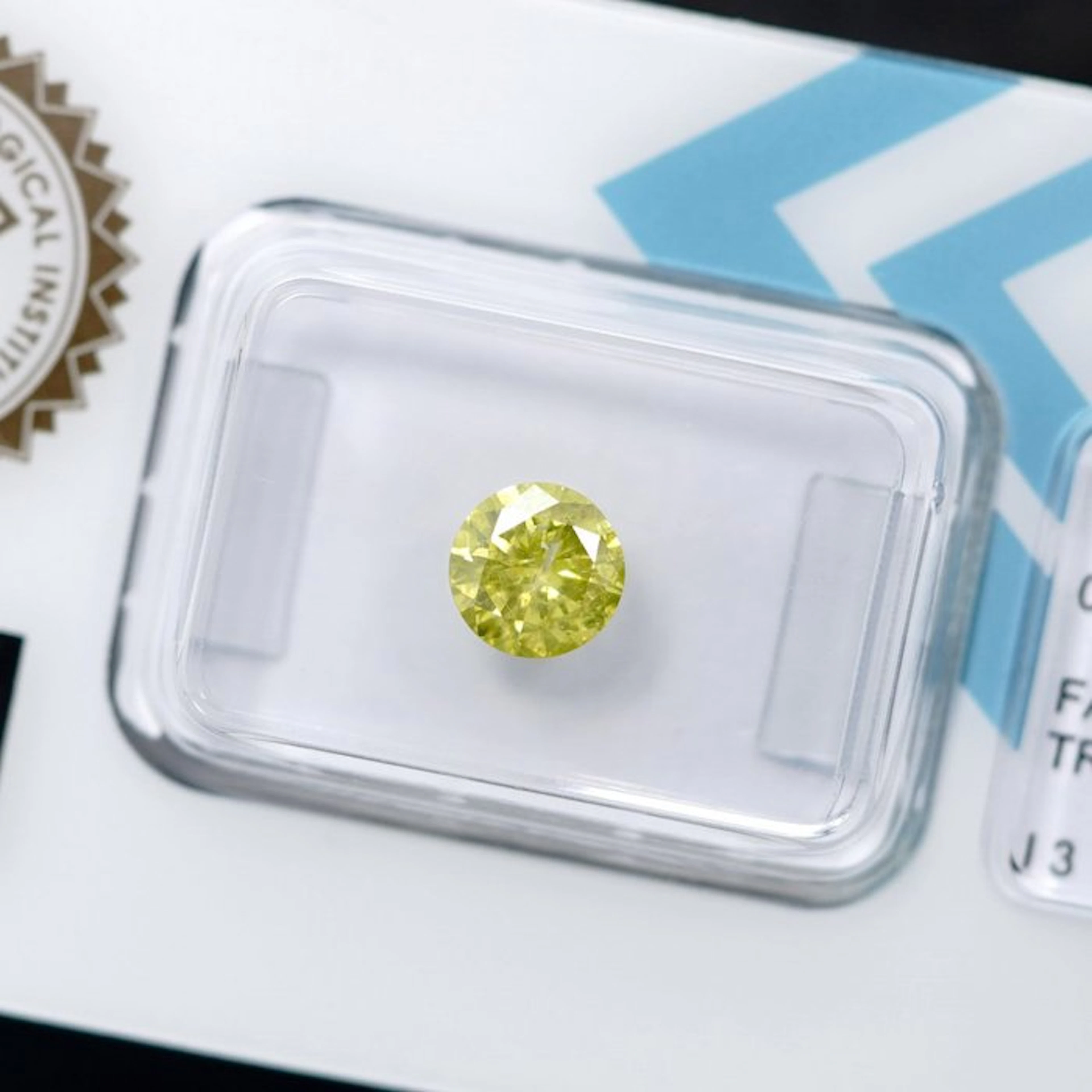 1 pcs Diamond (Colour-treated) - 0.89 ct - Round - Fancy...