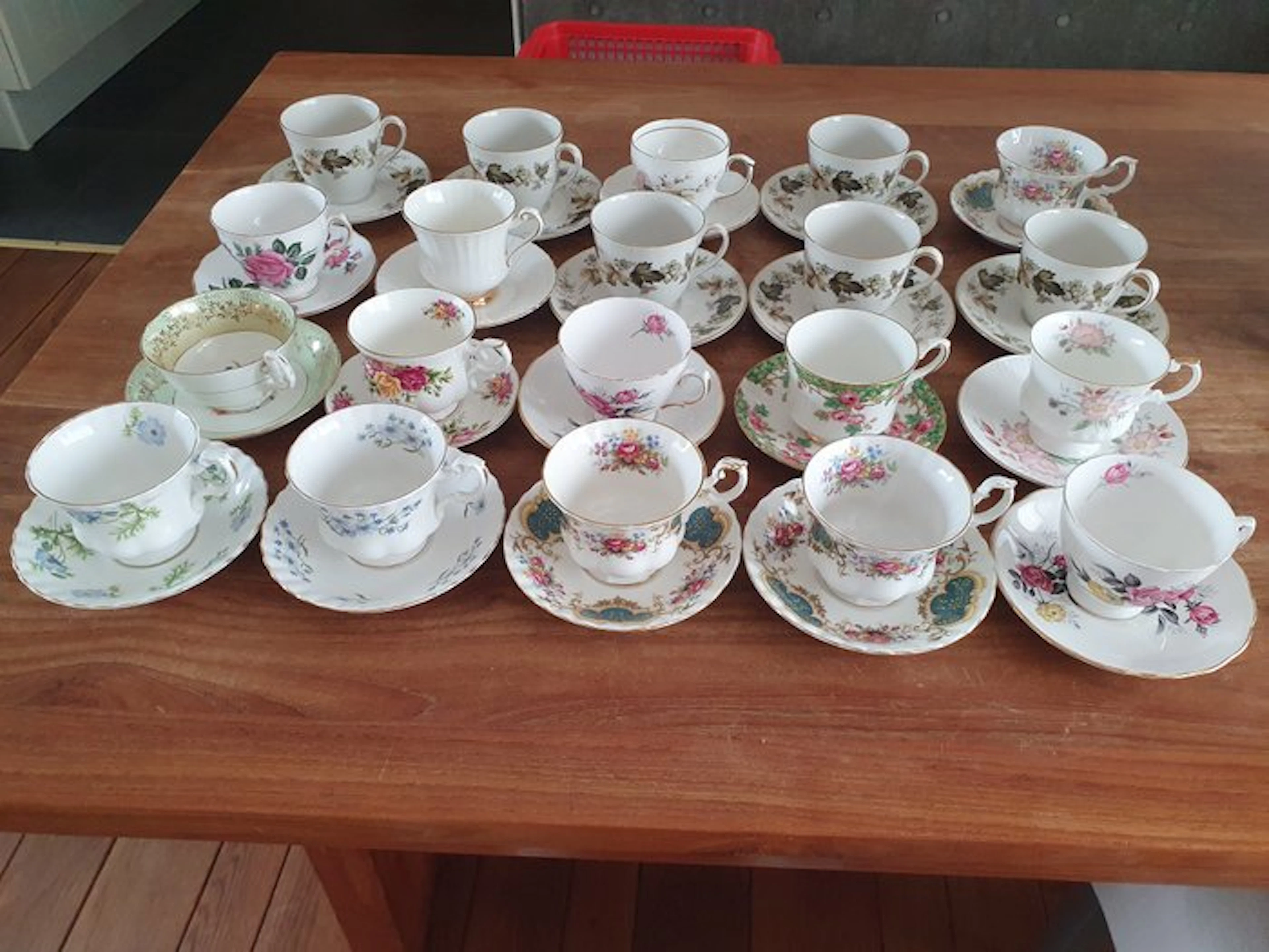Royal Doulton, Royal Albert - Table service (20) - Porcelain - Teacups
