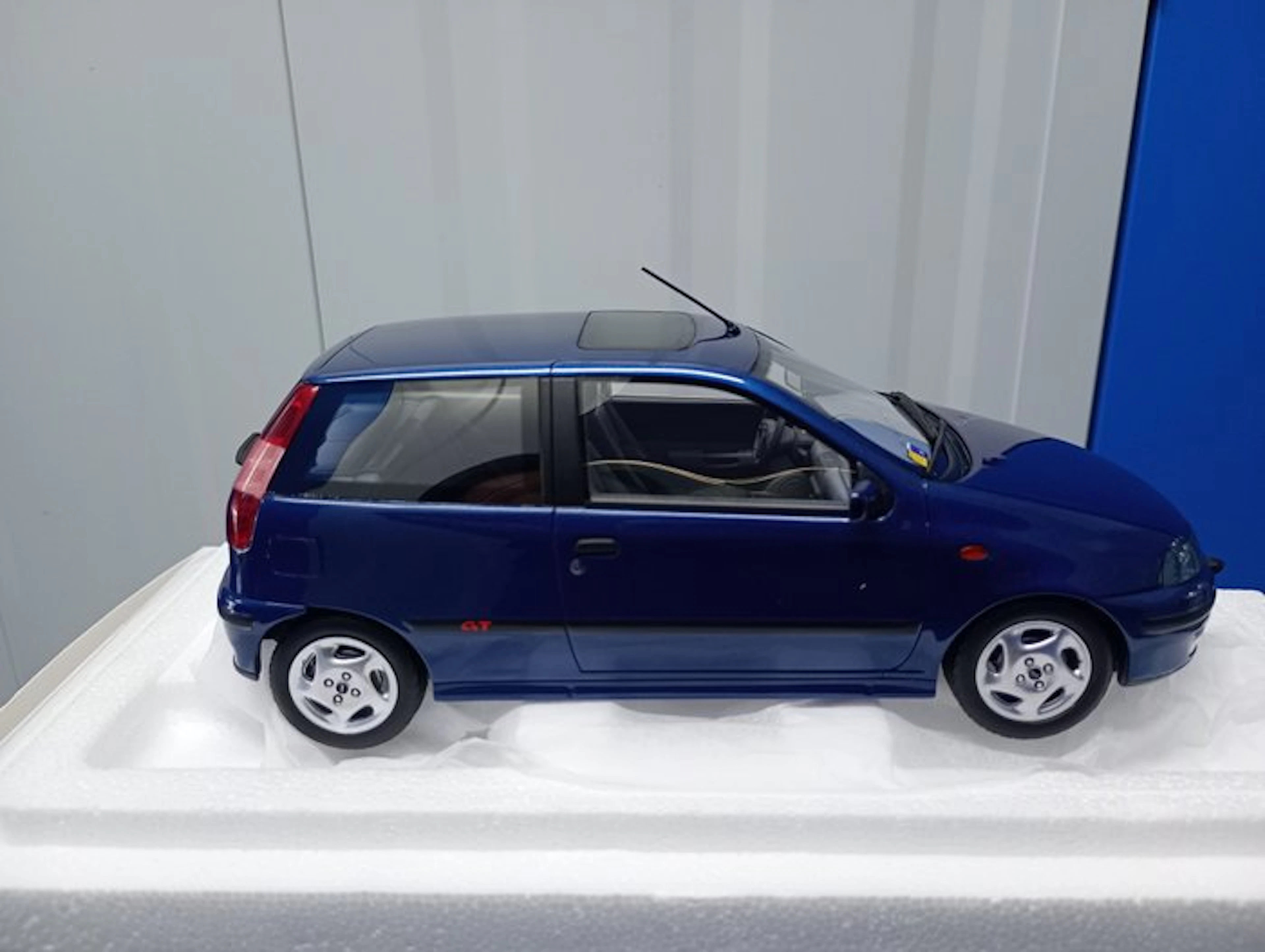 Laudoracing 1:18 - Model sports car - Fiat Punto GT 1400 2ª serie (1996)