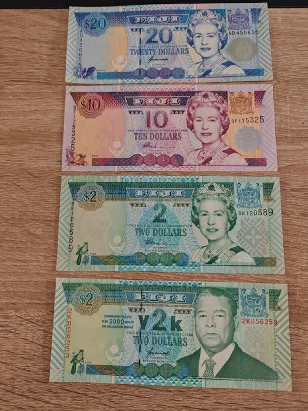 Fiji. - 2, 2, 10, 20 Dollars - various dates (No reserve price)