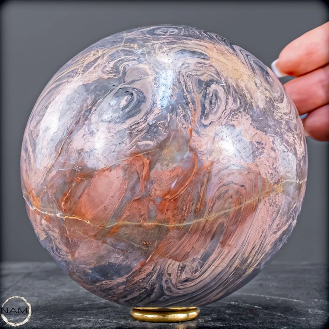 Hand-polished jasper sphere from Pakistan – A unique...