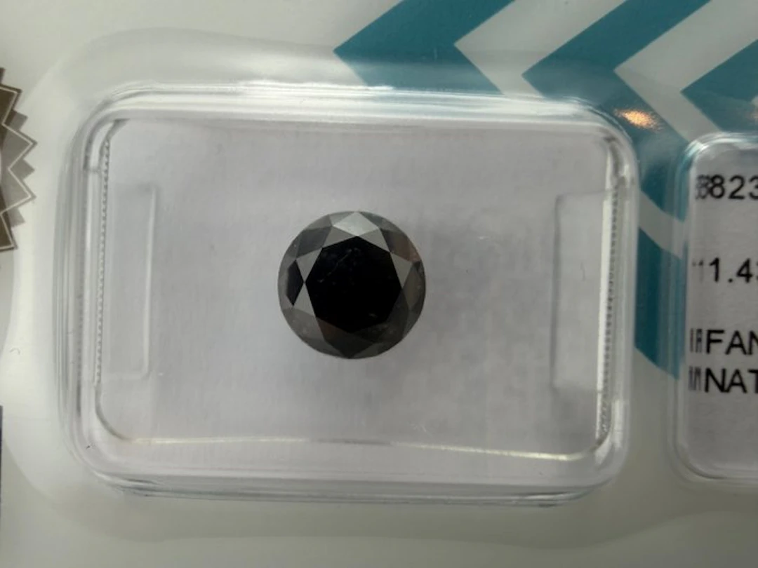 1 pcs Diamond (Natural coloured) - 1.43 ct - Not...